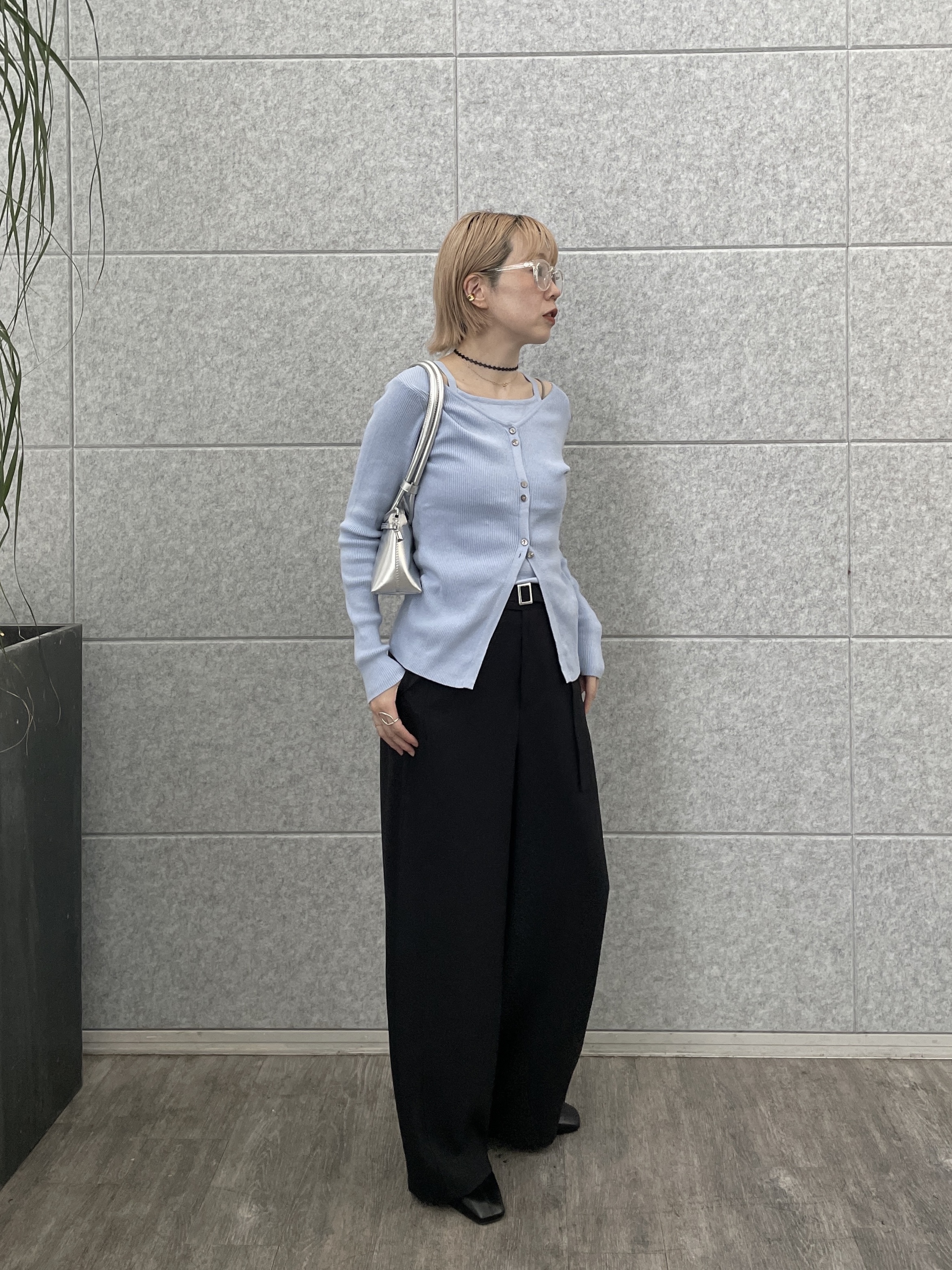 mikuさんの「INDIVI｜ベルト付きバレルパンツ」を使ったコーディネート