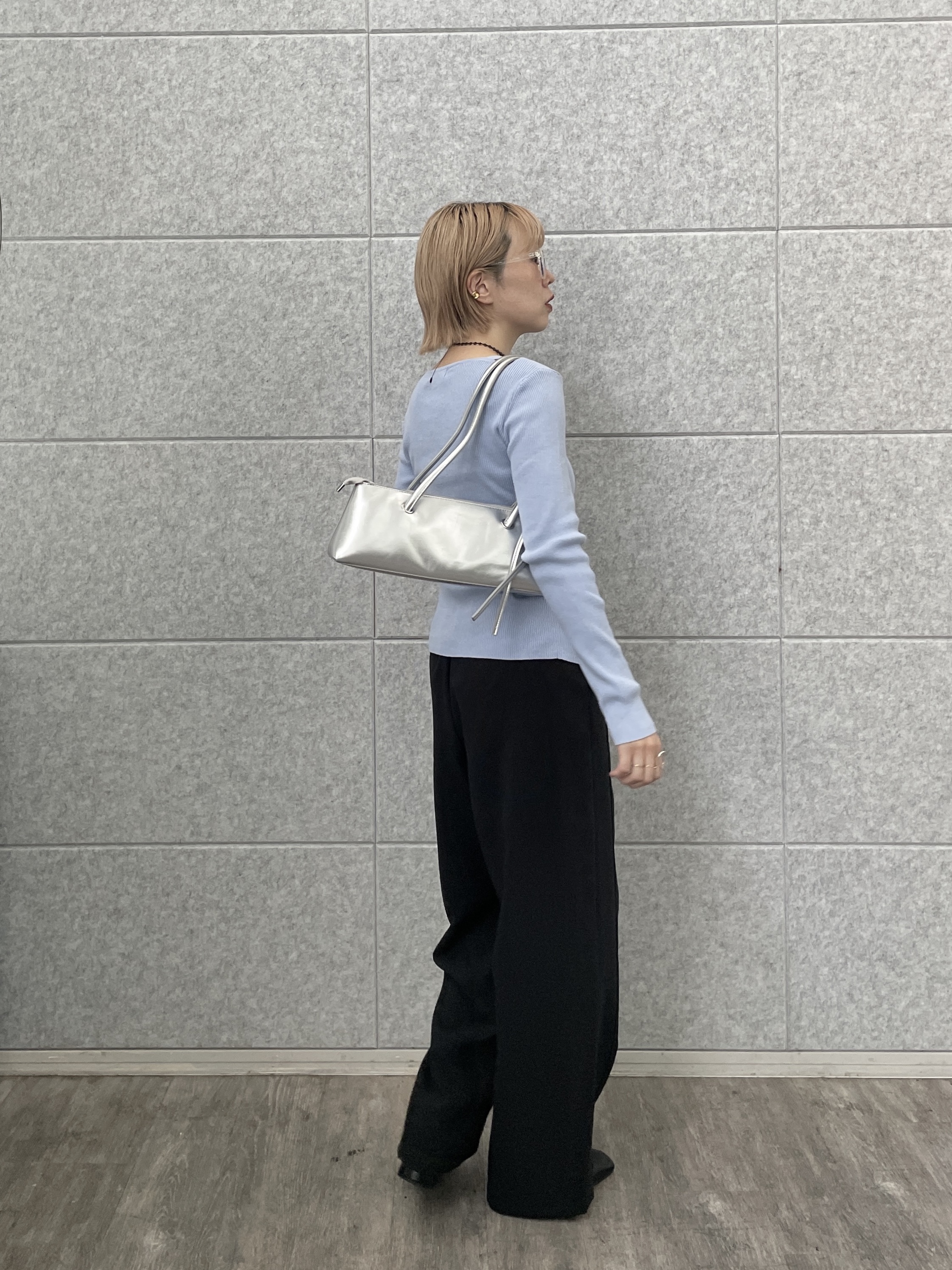 mikuさんの「INDIVI｜ベルト付きバレルパンツ」を使ったコーディネート