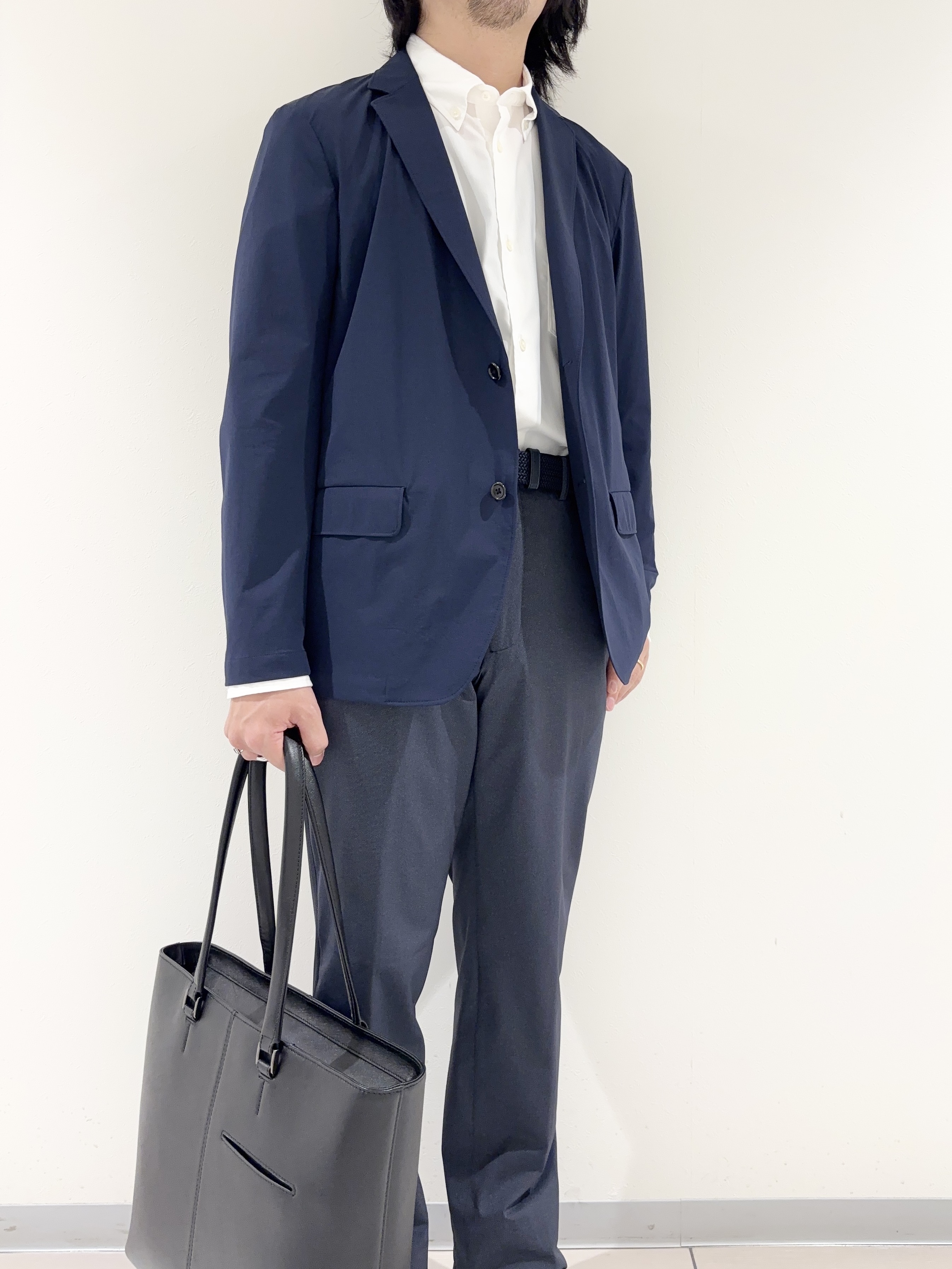 及川さんの「TAKEO KIKUCHI｜3Dナイロンストレッチ ジャケット」を使ったコーディネート