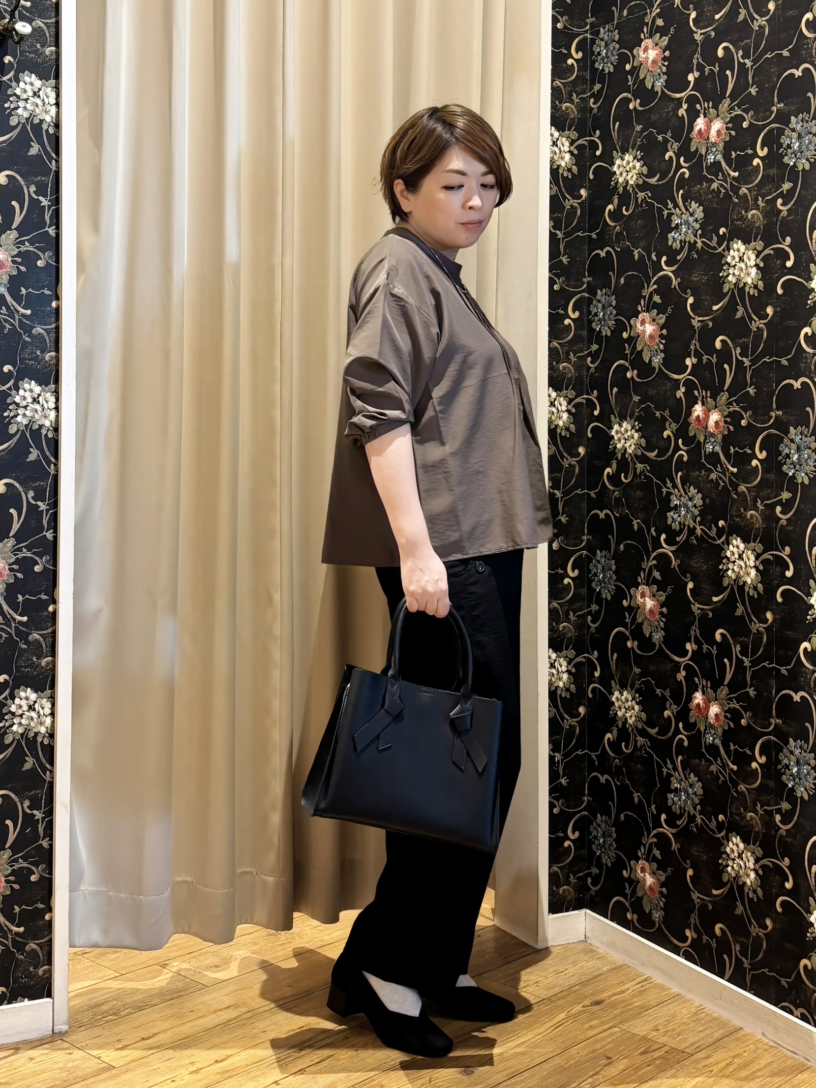 たみさんの「SHOO･LA･RUE｜【S-LL/洗濯機可】1枚で華やかに フロントレース7分袖ブラウス」を使ったコーディネート