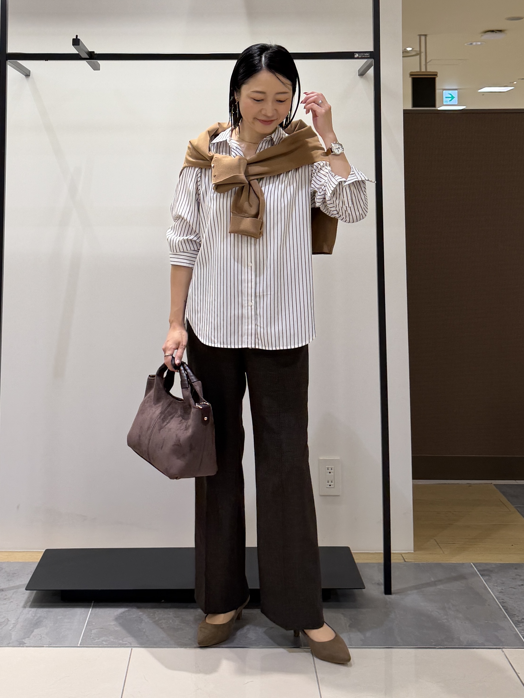 shihoさんの「INDIVI｜【選べる6色／ストレッチ◎】きれいめドルマンスリーブニット」を使ったコーディネート