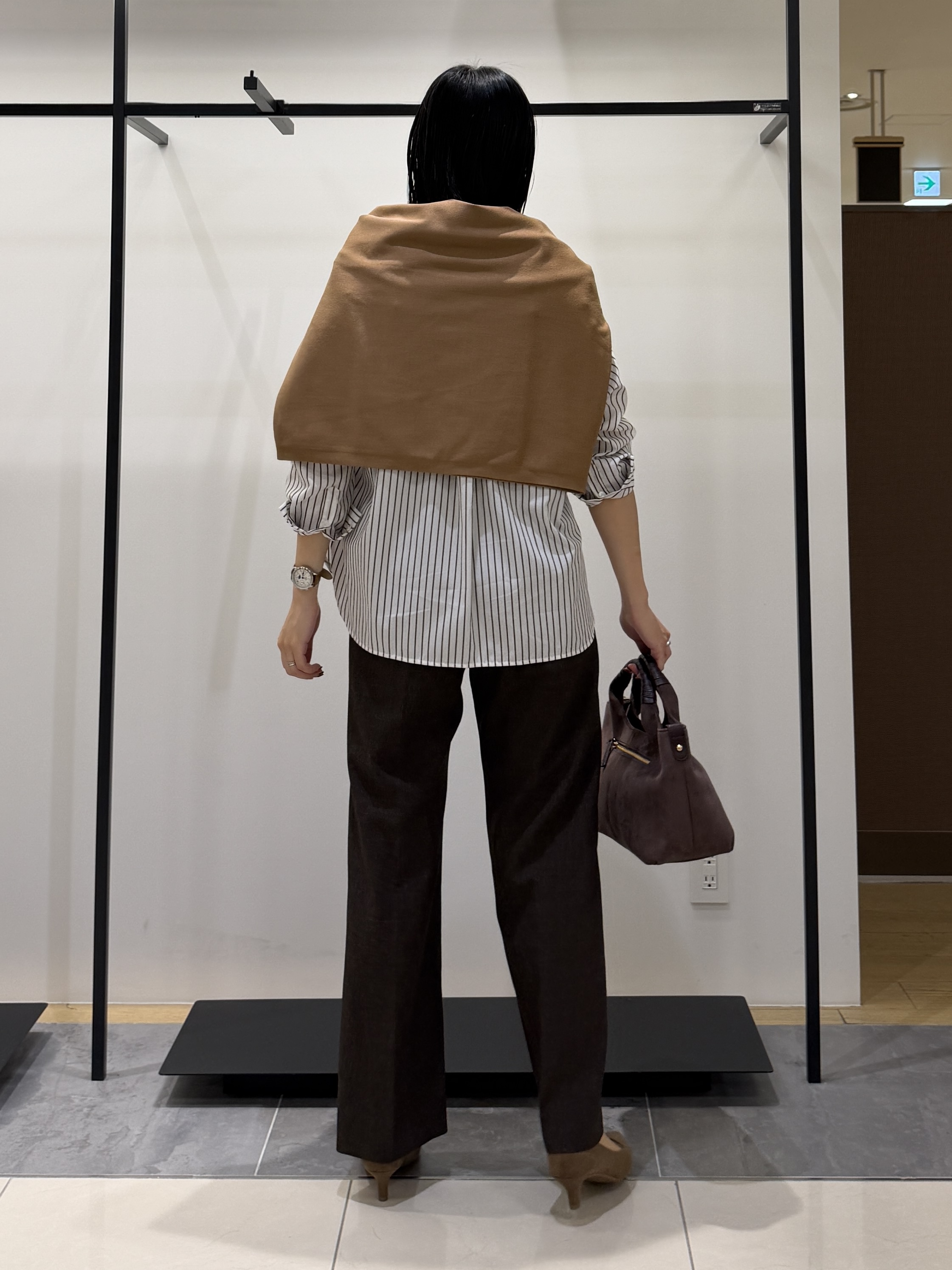 shihoさんの「INDIVI｜【選べる6色／ストレッチ◎】きれいめドルマンスリーブニット」を使ったコーディネート