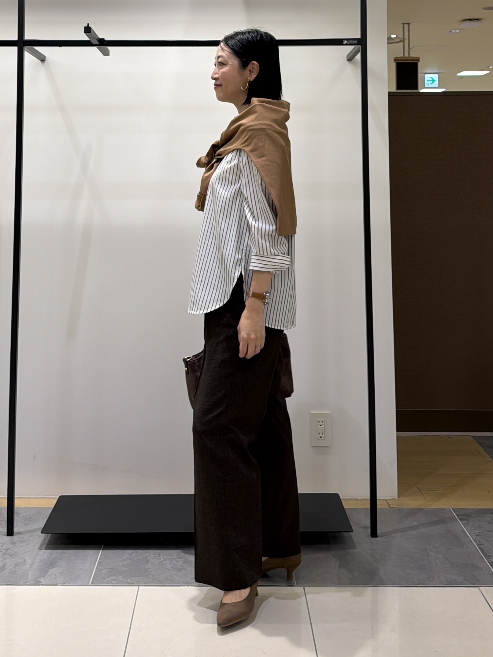 shihoさんの「INDIVI｜【選べる6色／ストレッチ◎】きれいめドルマンスリーブニット」を使ったコーディネート