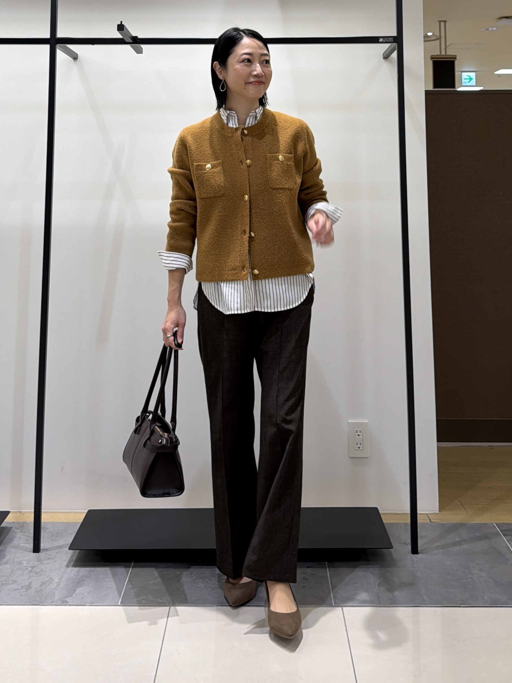 shihoさんの「INDIVI｜【軽やか】ブークレニットジャケット」を使ったコーディネート