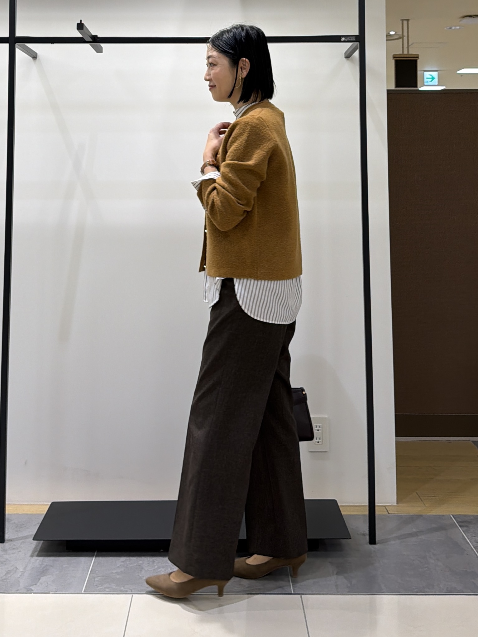 shihoさんの「INDIVI｜【軽やか】ブークレニットジャケット」を使ったコーディネート