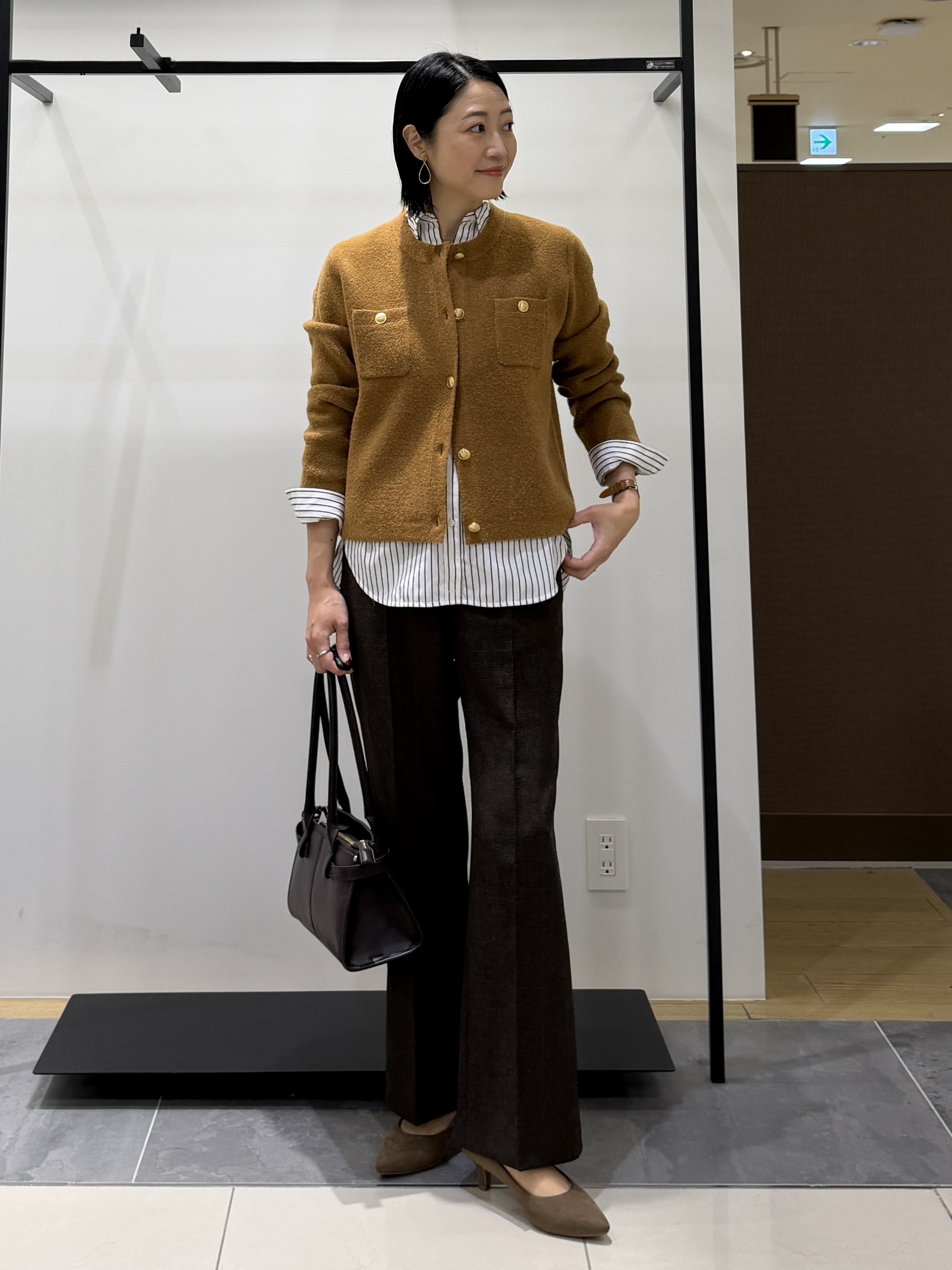 shihoさんの「INDIVI｜【軽やか】ブークレニットジャケット」を使ったコーディネート