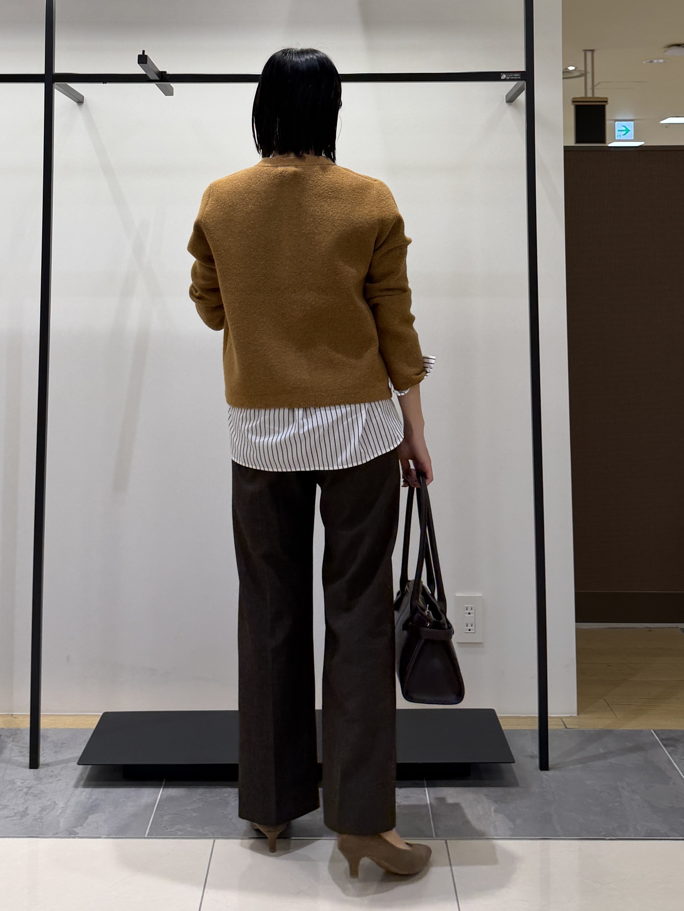shihoさんの「INDIVI｜【軽やか】ブークレニットジャケット」を使ったコーディネート