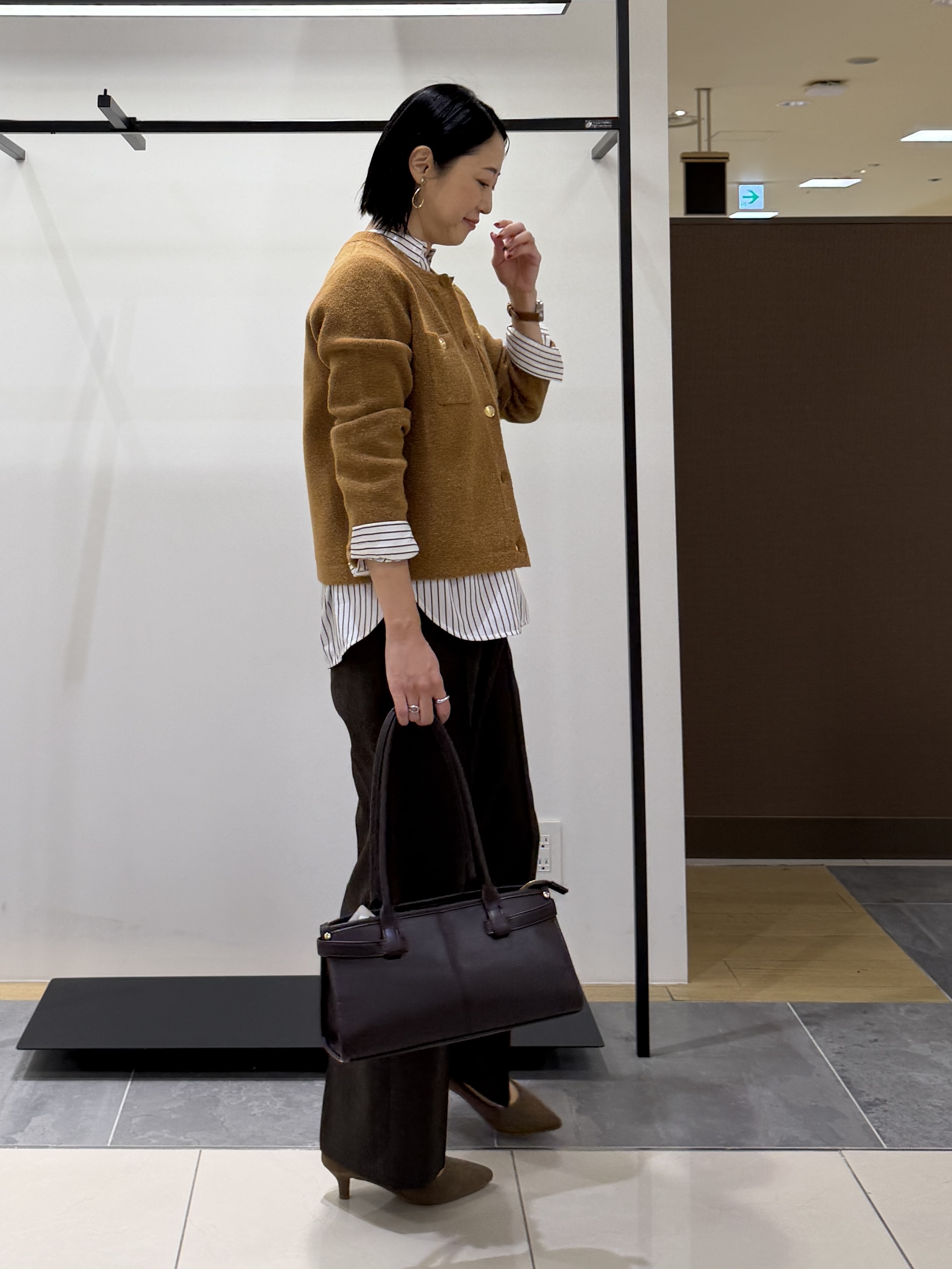 shihoさんの「INDIVI｜【軽やか】ブークレニットジャケット」を使ったコーディネート