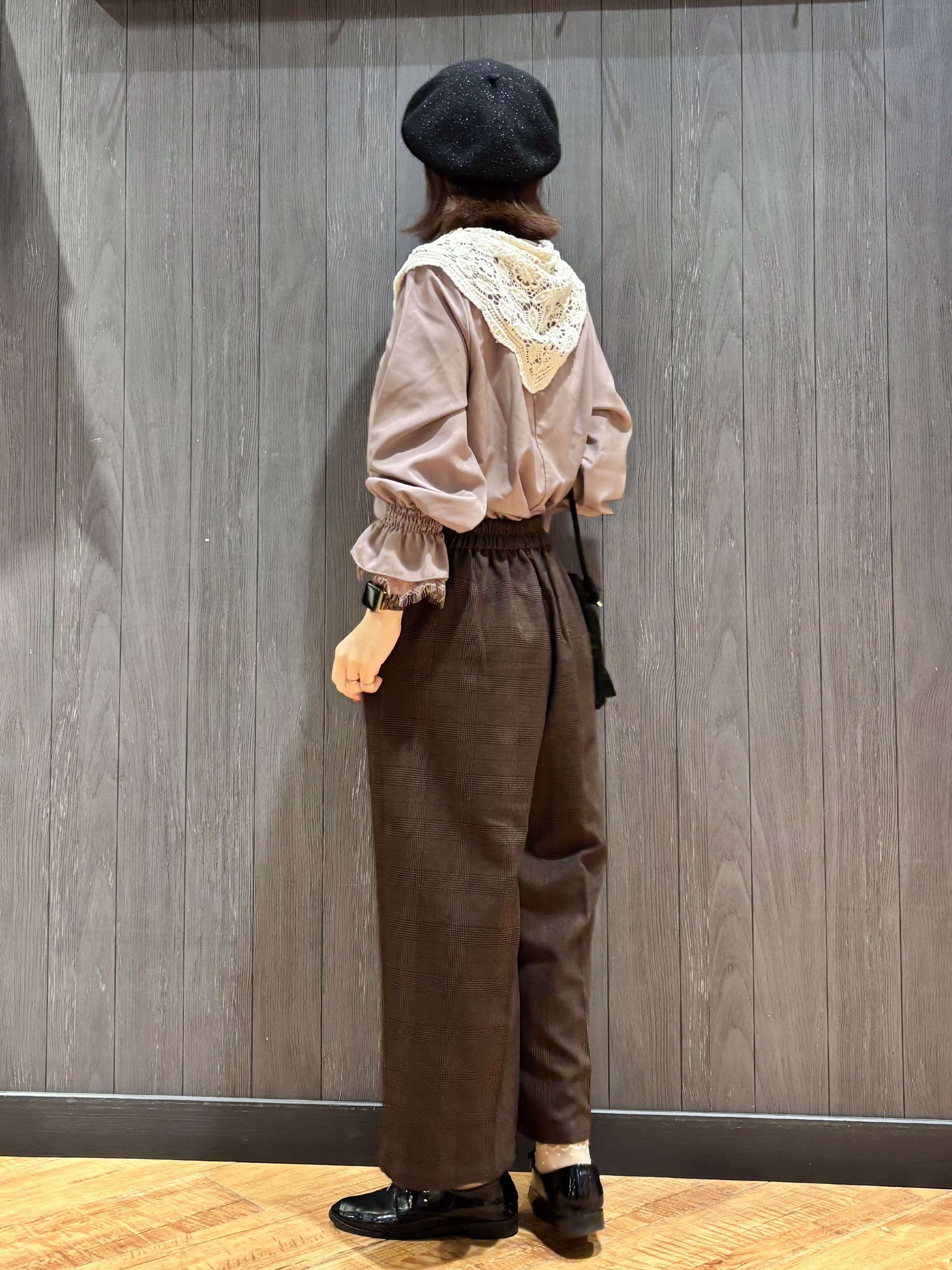meiさんの「SHOO･LA･RUE｜【S-LL/洗濯機可】お袖レースで華やぐ。フェミニンブラウス」を使ったコーディネート
