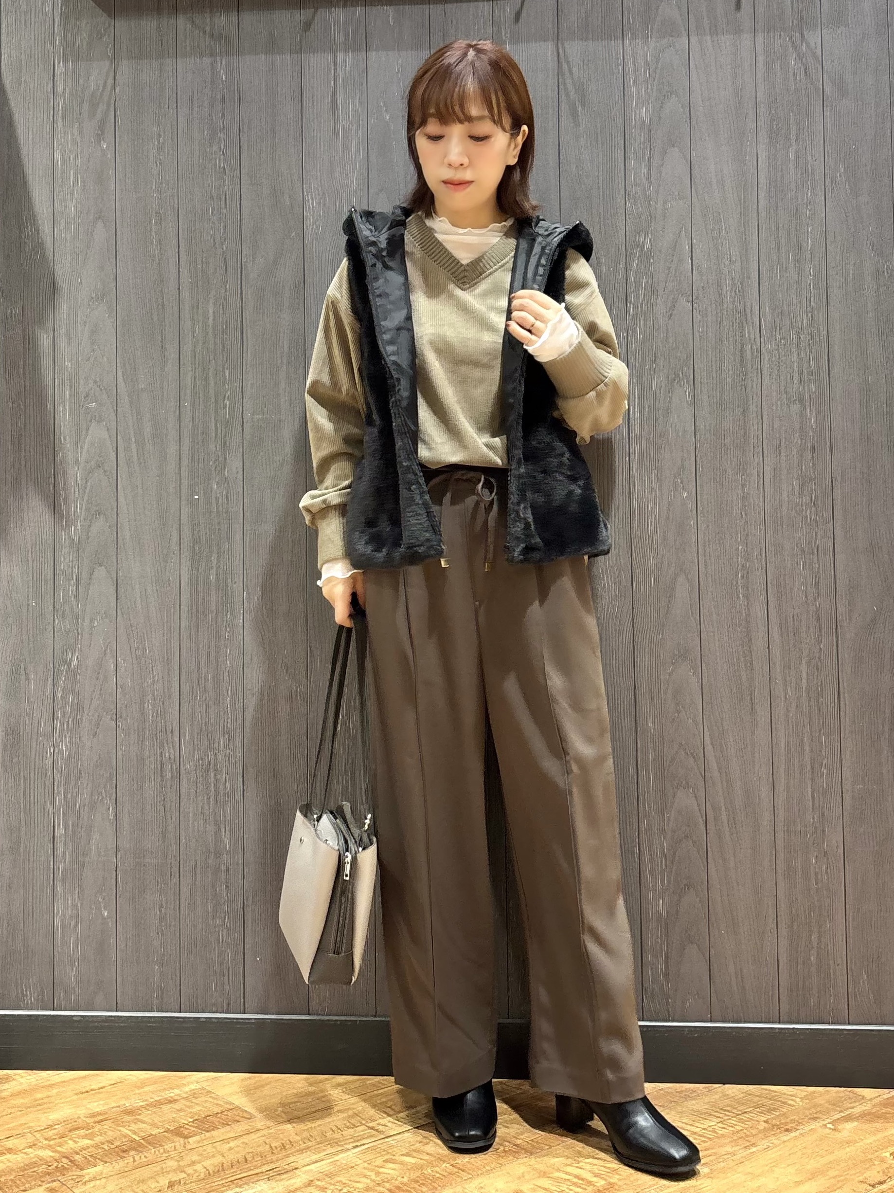 meiさんの「SHOO･LA･RUE｜コーデの幅が広がる！コーデュロイ2WAYプルオーバー」を使ったコーディネート