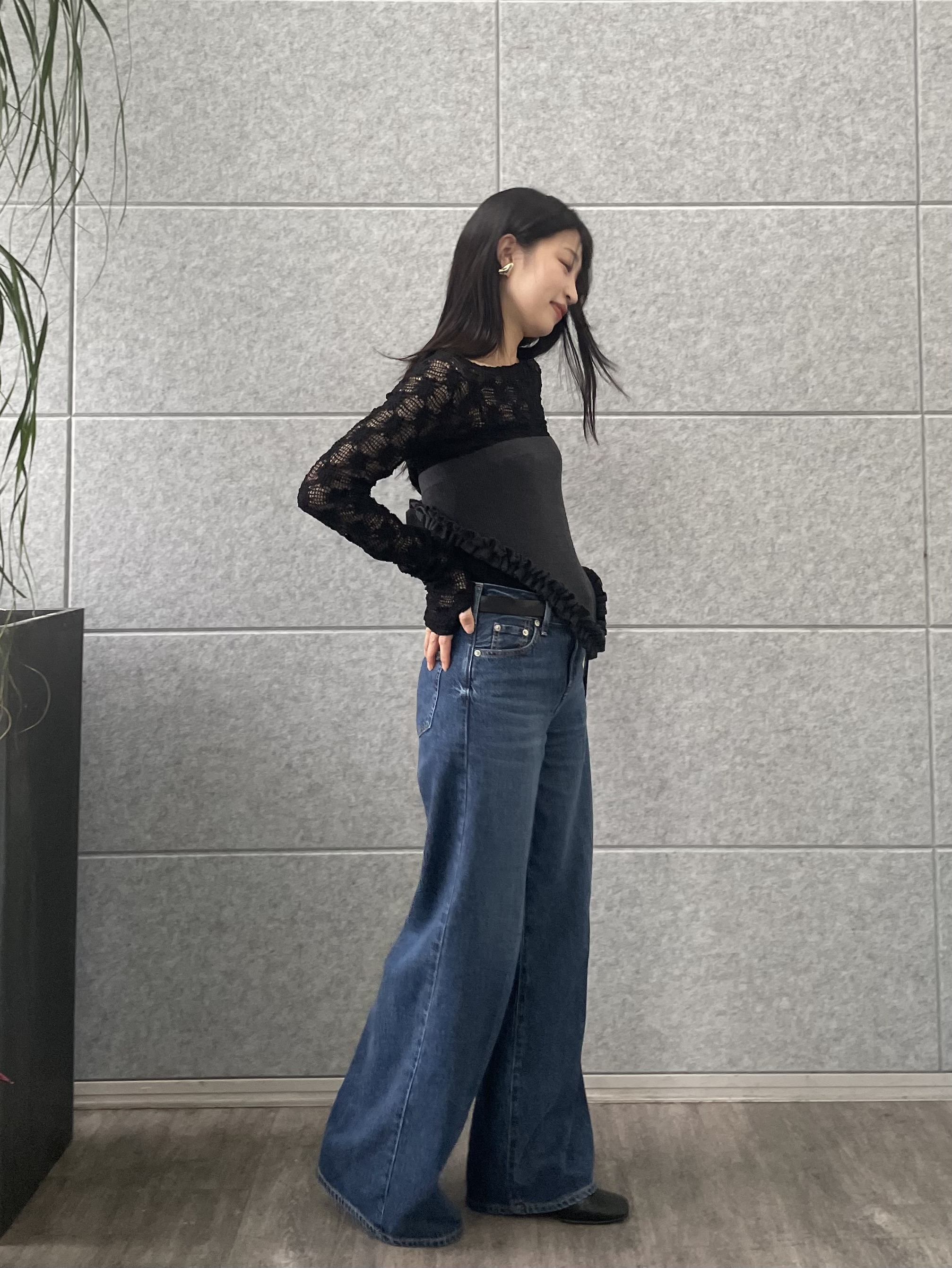 丸山加奈子さんの「CODE A｜【Re】floral lace tops」を使ったコーディネート