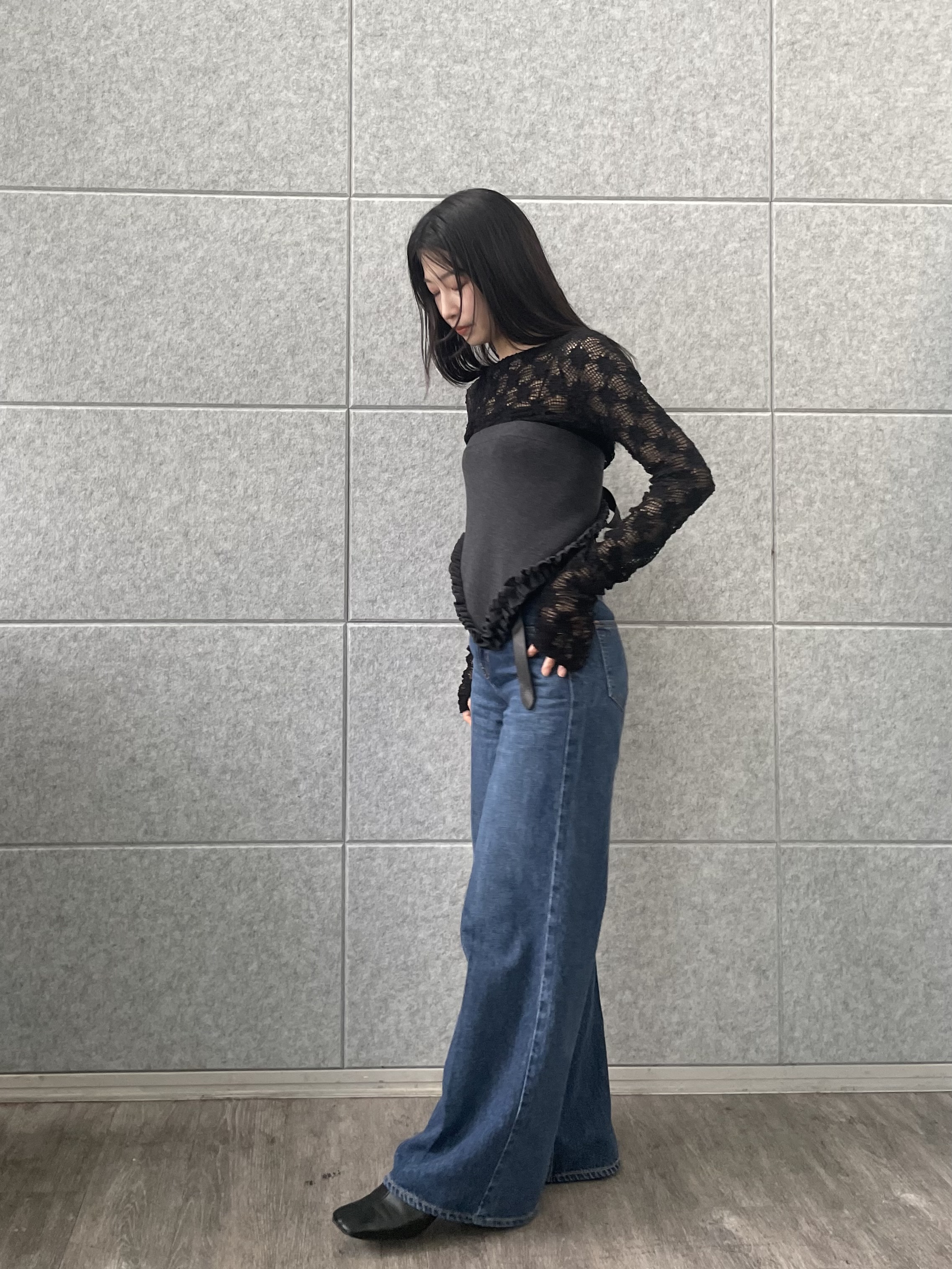 丸山加奈子さんの「CODE A｜【Re】floral lace tops」を使ったコーディネート