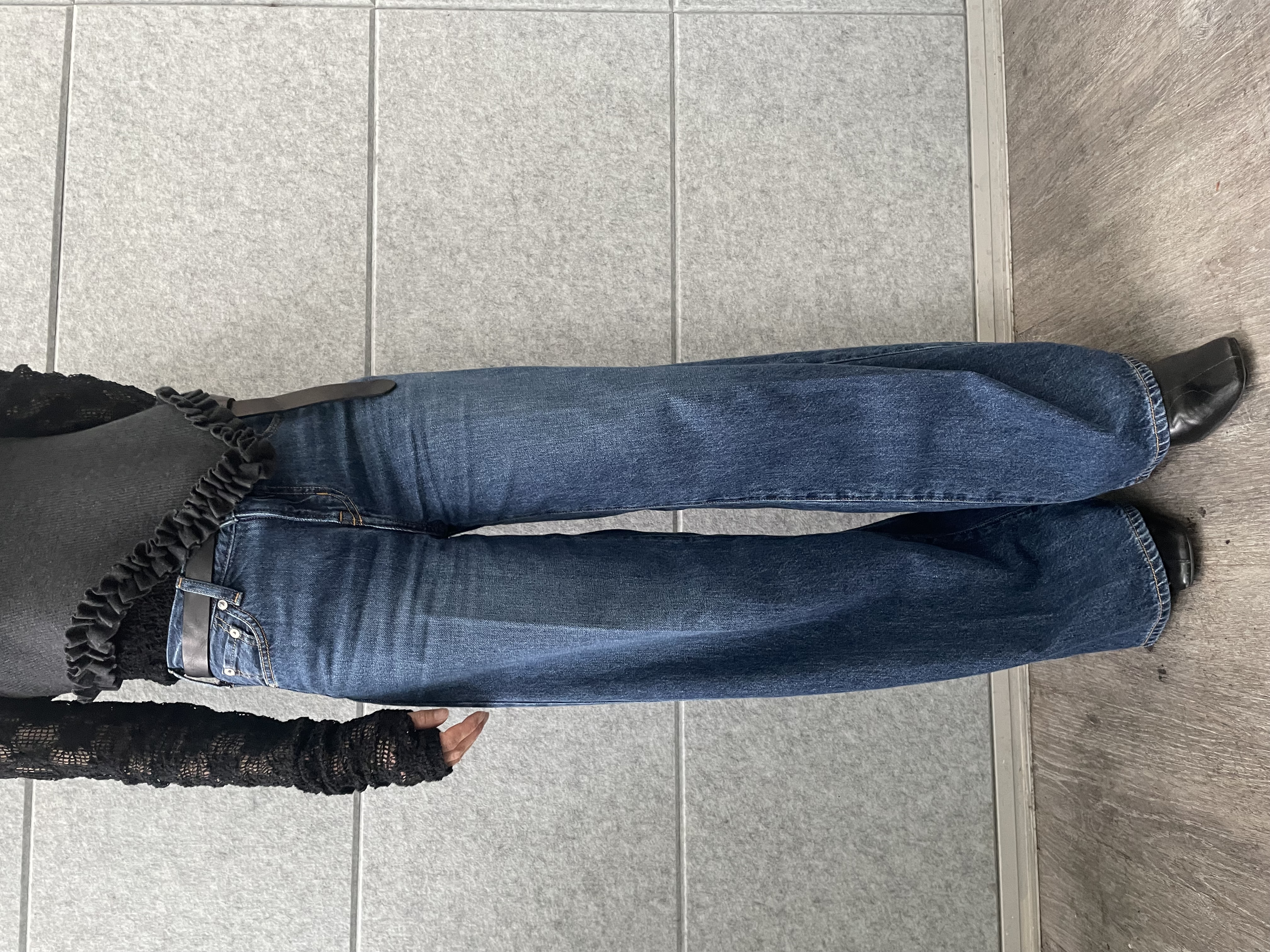 丸山加奈子さんの「CODE A｜【Re】floral lace tops」を使ったコーディネート