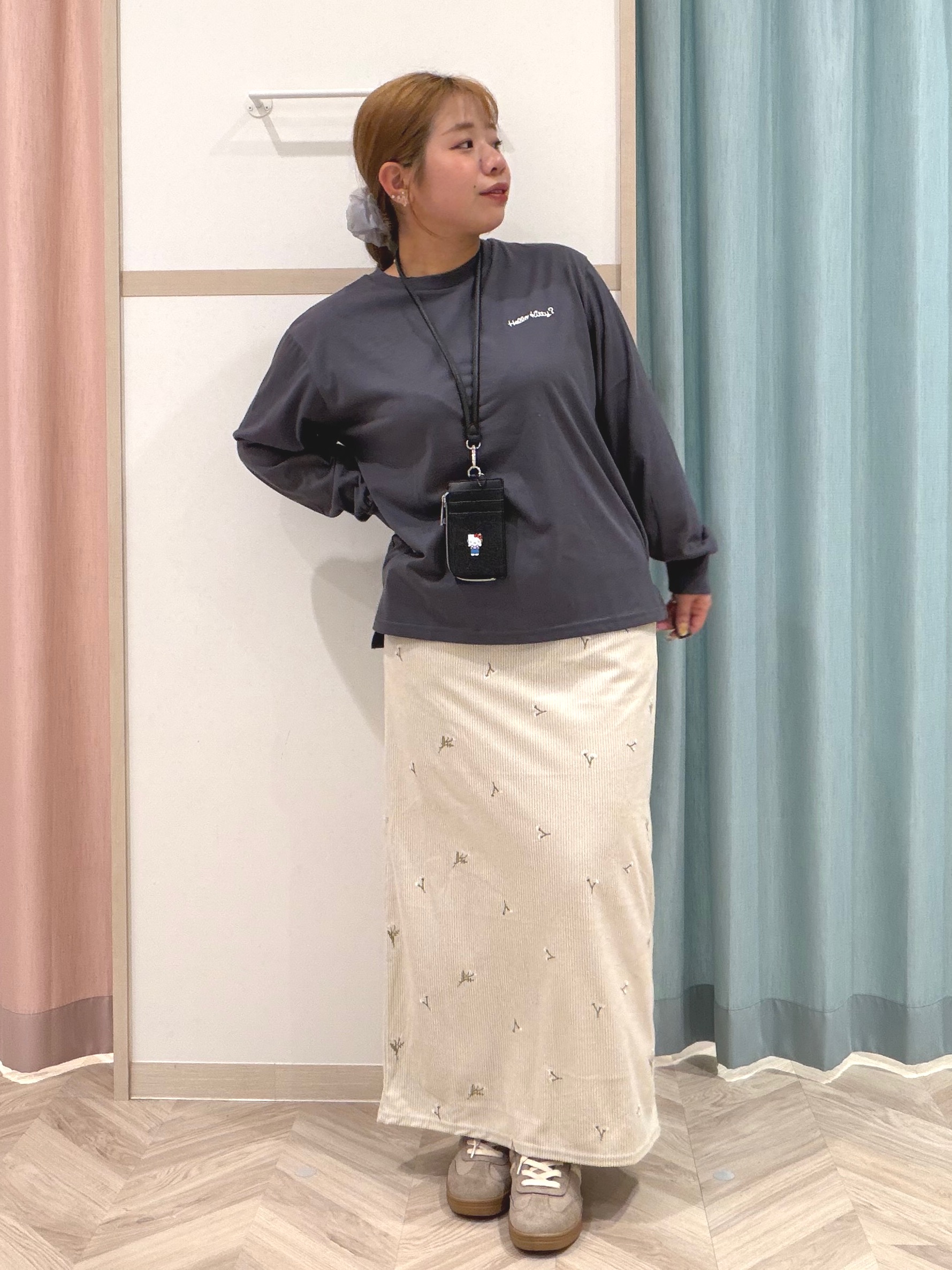 まちゃんなちゃんさんの「SHOO･LA･RUE｜【HELLO KITTYコラボ】刺繍ロンT」を使ったコーディネート