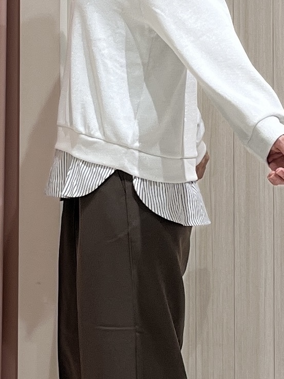 まつみさんの「SHOO･LA･RUE｜【体型カバー/洗濯機可/ポケット付き】ゆるシルエット もちもち ボタンレスカーディガン」を使ったコーディネート