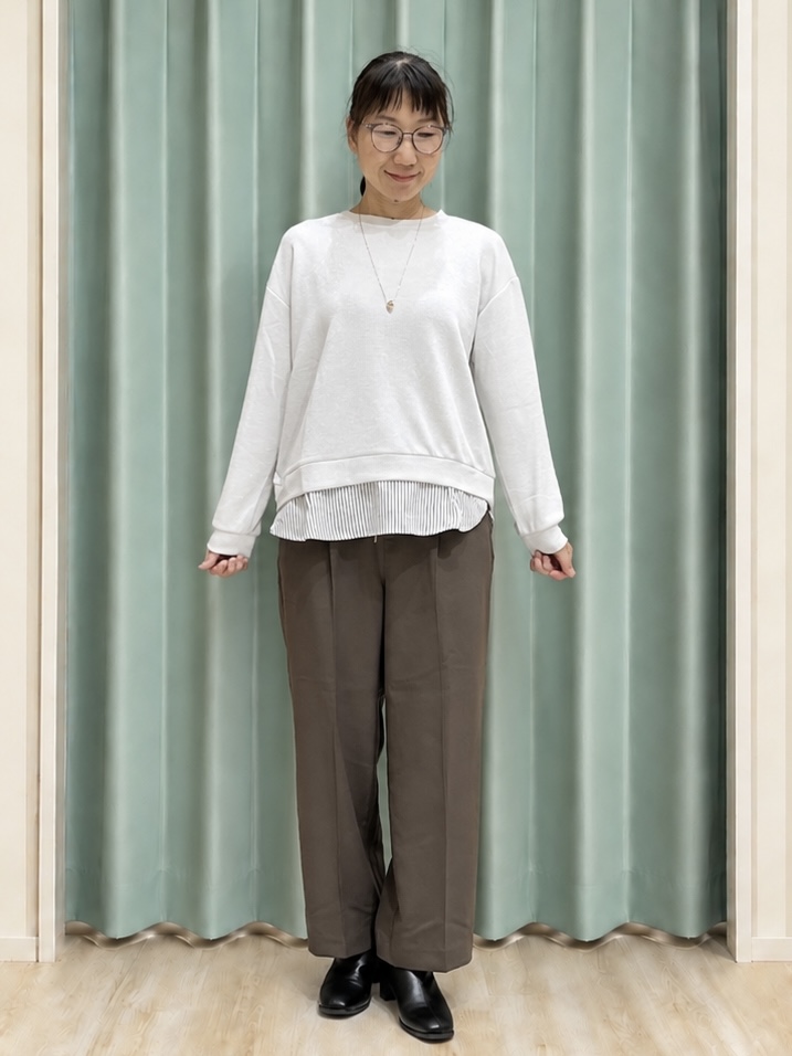 まつみさんの「SHOO･LA･RUE｜【体型カバー/洗濯機可/ポケット付き】ゆるシルエット もちもち ボタンレスカーディガン」を使ったコーディネート