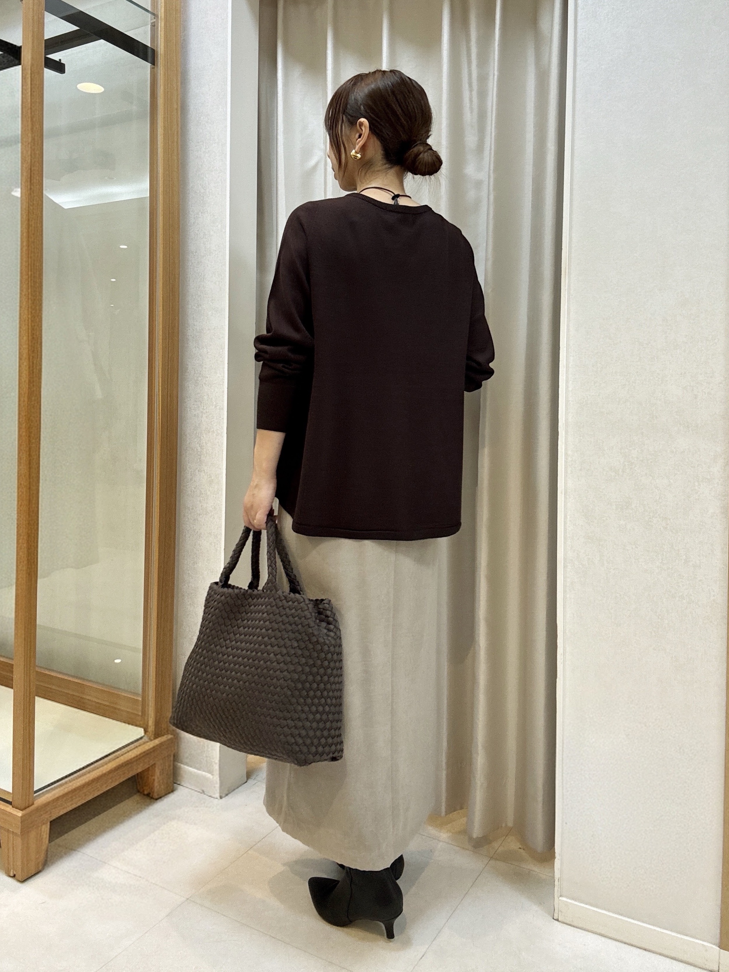 tomoさんの「UNTITLED｜【きれいに体型カバー/8色展開】Aラインシルエットニットプルオーバー」を使ったコーディネート