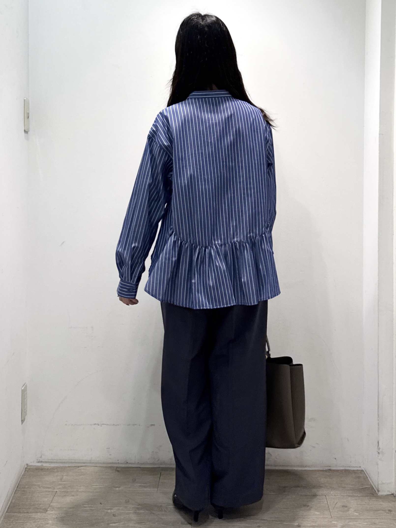 yuicciさんの「OPAQUE.CLIP｜ラウンドペプラムブラウス【洗濯機OK】」を使ったコーディネート