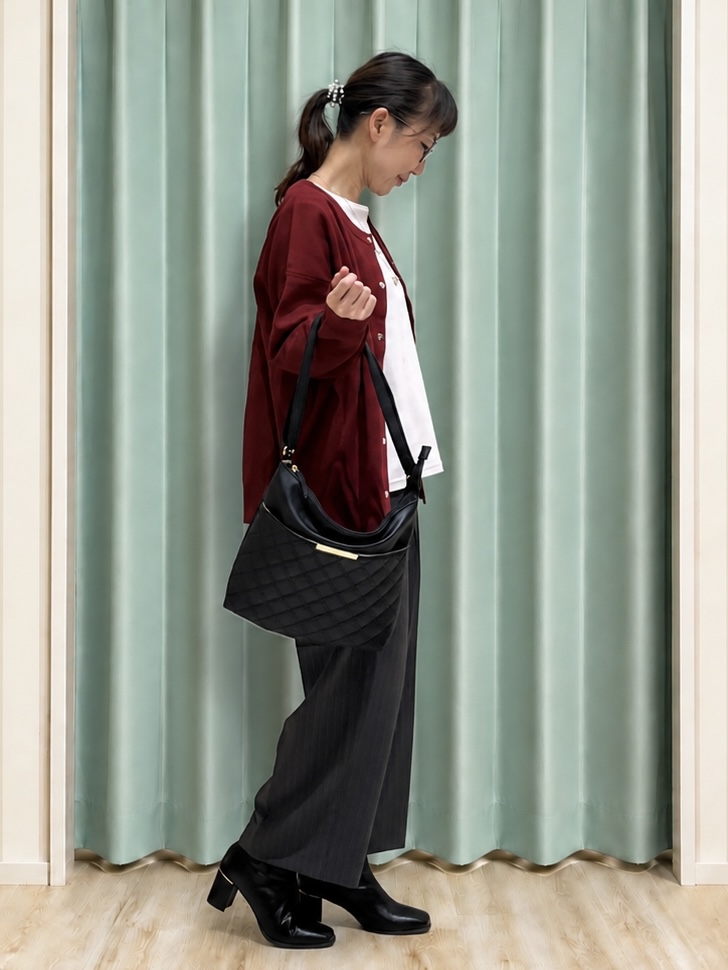 まつみさんの「SHOO･LA･RUE｜【セットアップ可/洗濯機可】軽やかに羽織れる スポンディッシュ ニットカーディガン」を使ったコーディネート