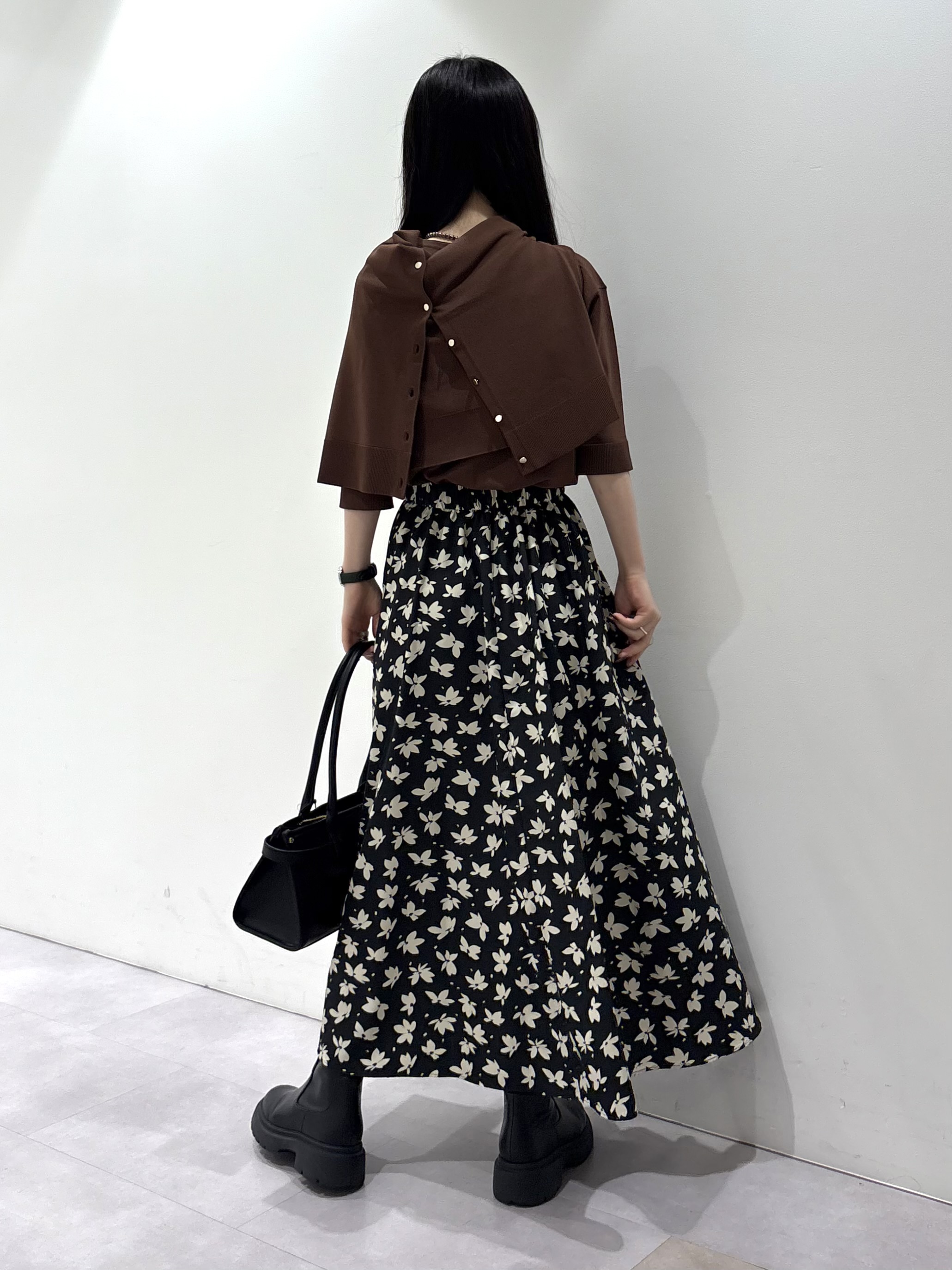 KEIKOさんの「INDIVI｜【2点セット】5分袖ニット＆カーディガン きれいめアンサンブルニット」を使ったコーディネート