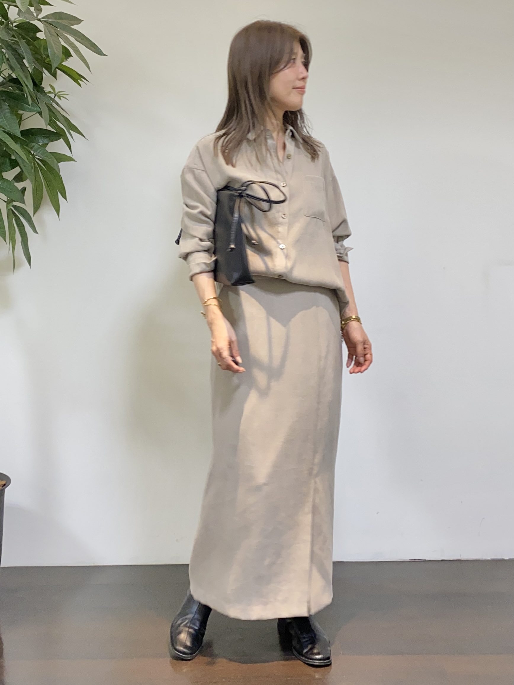 tomoさんの「UNTITLED｜【セットアップ可/秋羽織り】スエードライクシャツ」を使ったコーディネート