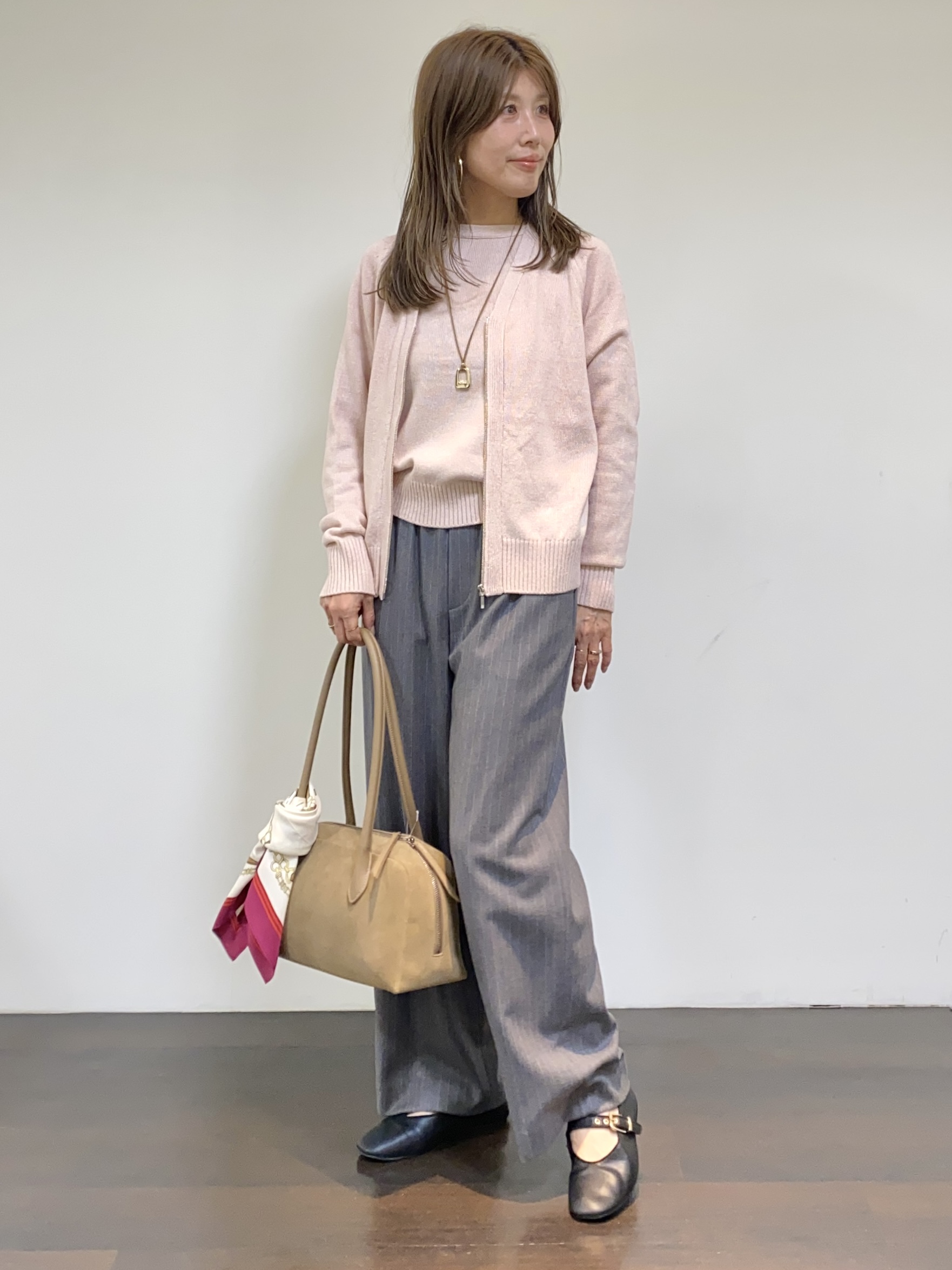 tomoさんの「UNTITLED｜【アンサンブル可/秋羽織り】杢調ジップカーディガン」を使ったコーディネート