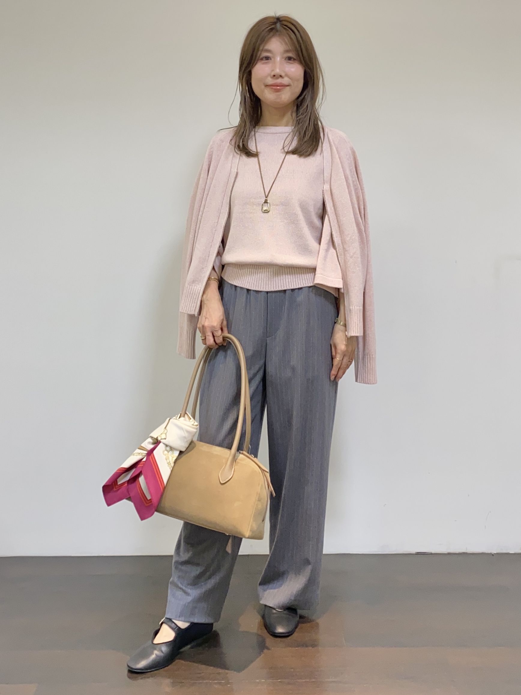 tomoさんの「UNTITLED｜【アンサンブル可/秋羽織り】杢調ジップカーディガン」を使ったコーディネート