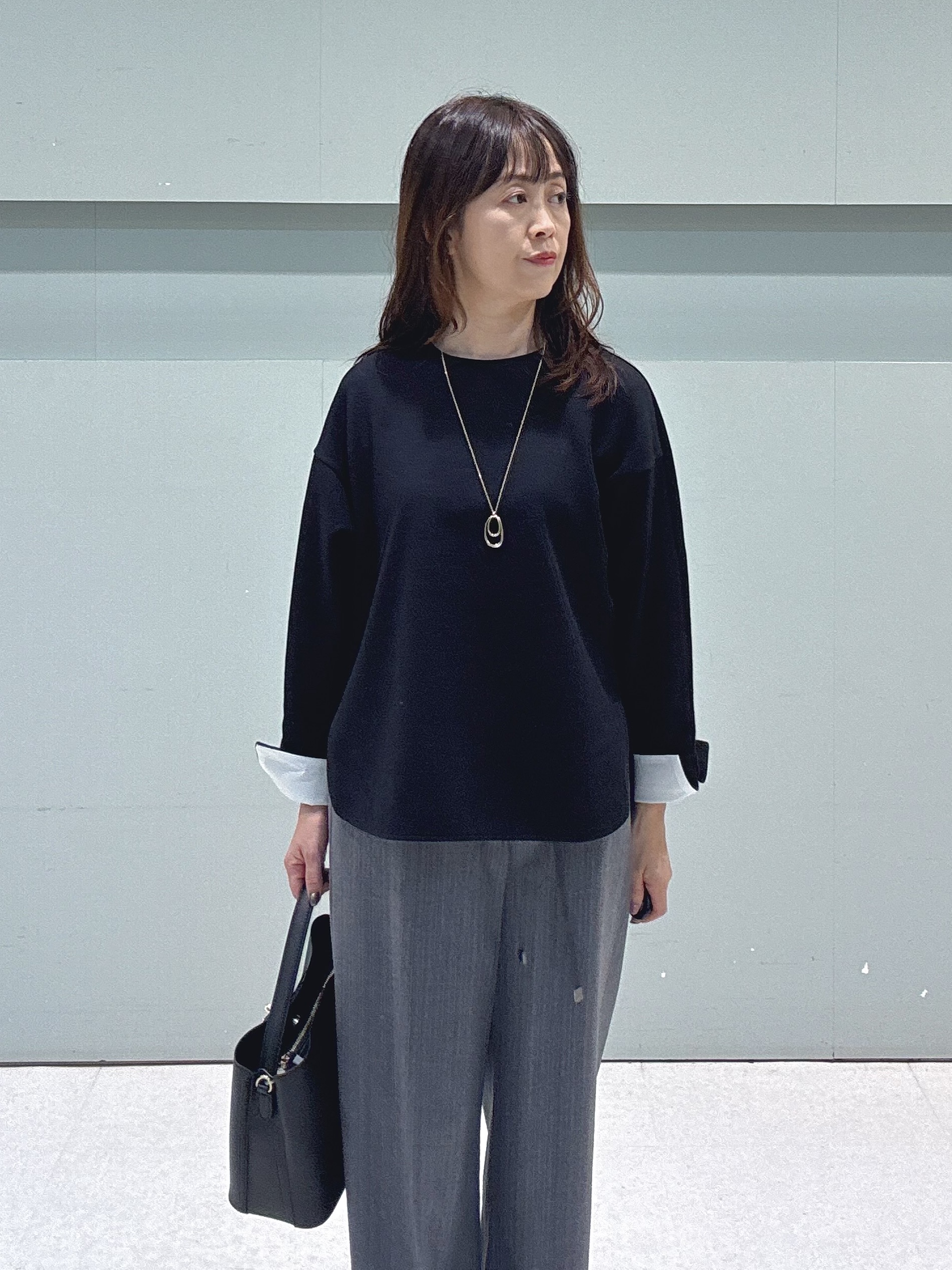 makiさんの「UNTITLED｜【セットアップ可/スウェットライク】袖口シャツドッキングプルオーバー」を使ったコーディネート