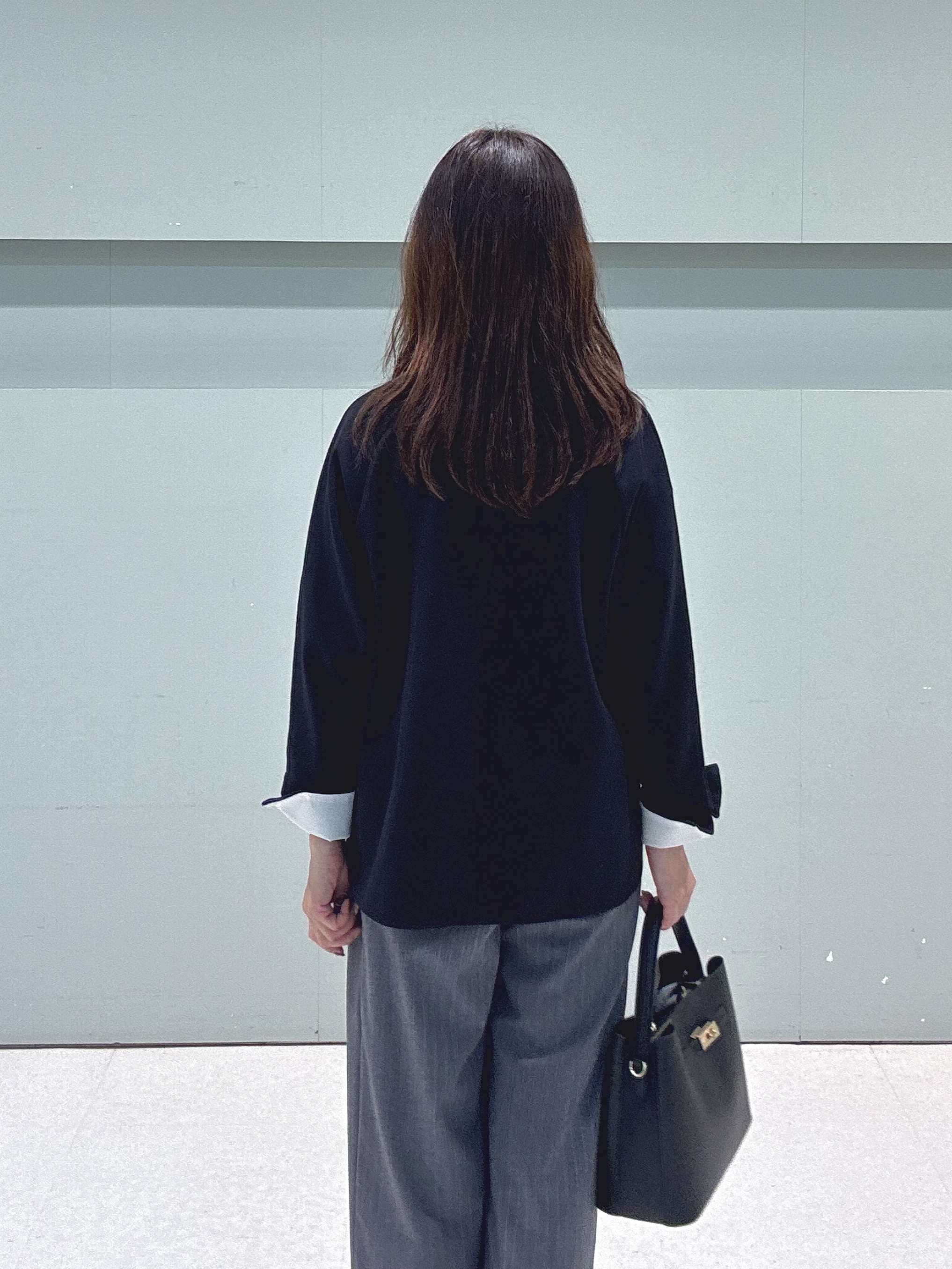 makiさんの「UNTITLED｜【セットアップ可/スウェットライク】袖口シャツドッキングプルオーバー」を使ったコーディネート