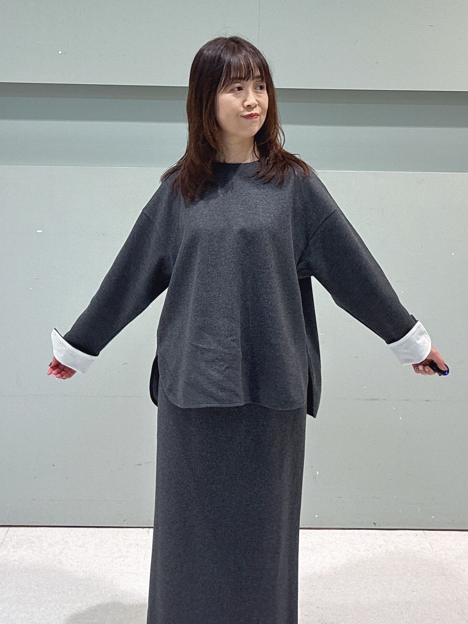 makiさんの「UNTITLED｜【セットアップ可/スウェットライク】袖口シャツドッキングプルオーバー」を使ったコーディネート