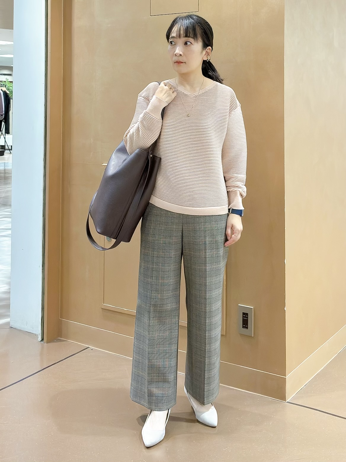 hattoriさんの「INDIVI｜【洗濯機OK／ストレッチ◎】ストレートワイドパンツ」を使ったコーディネート