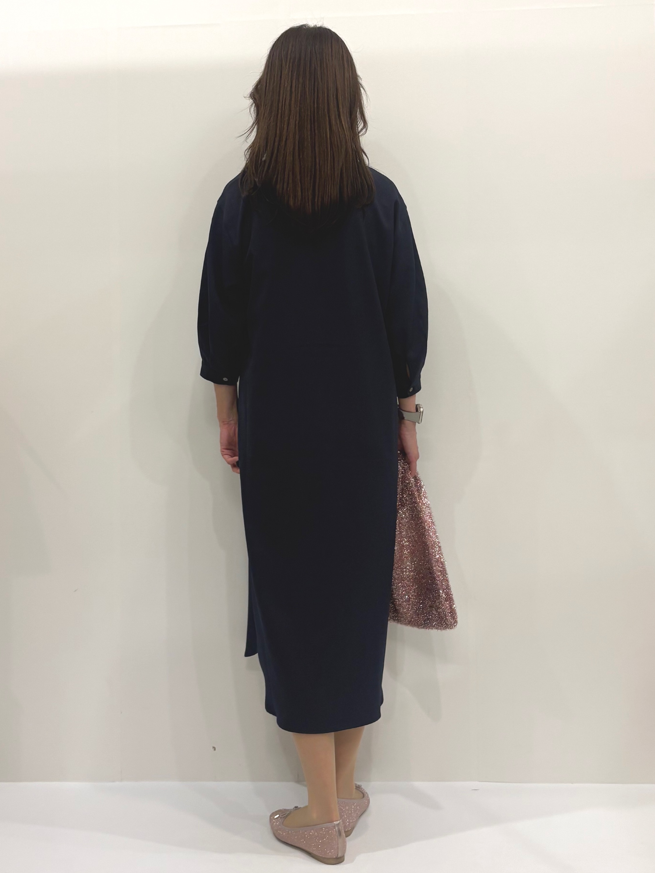 Satoさんの「OPAQUE.CLIP｜【森絵梨佳さん着用】ボウタイ付きシャツワンピース《洗濯機OK》」を使ったコーディネート