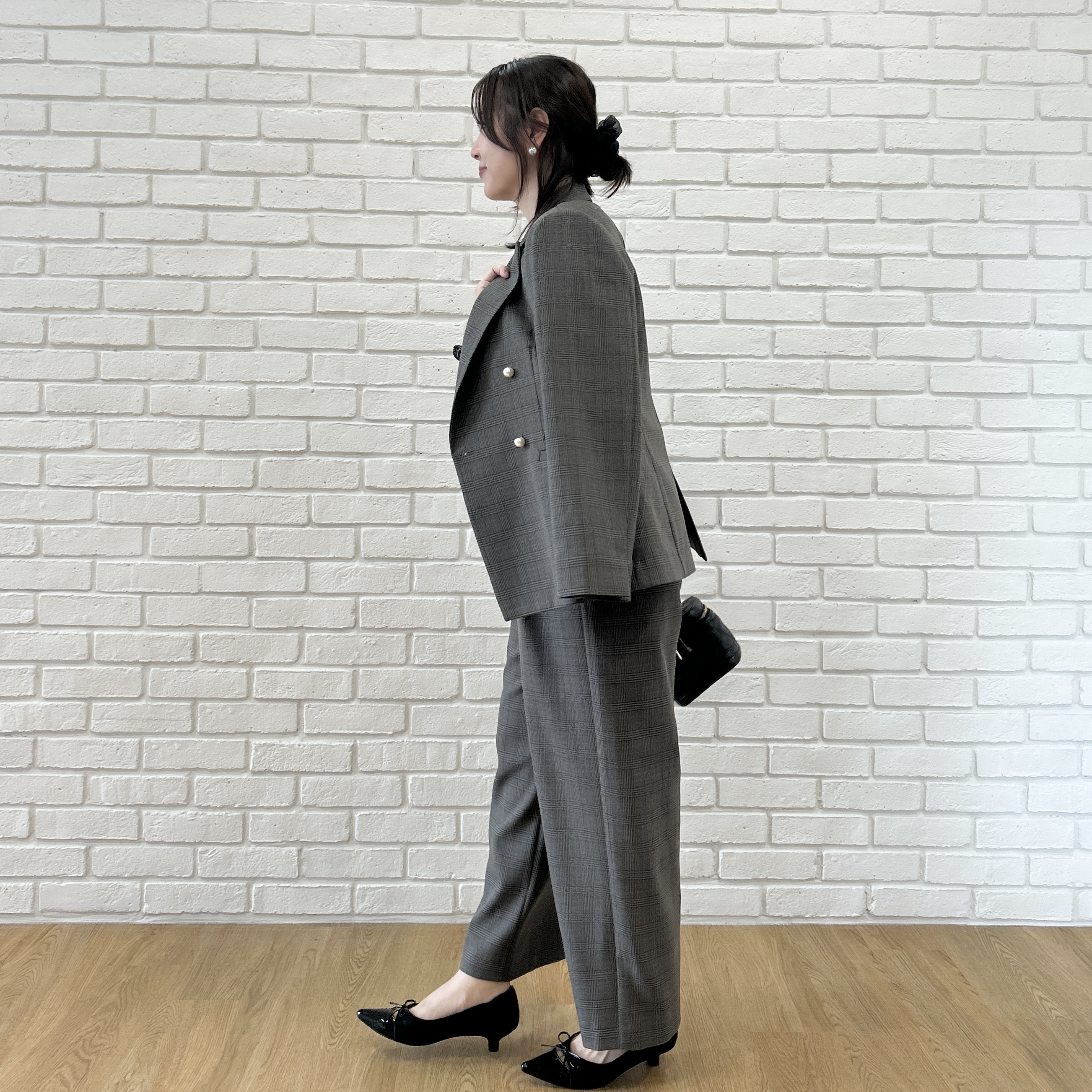 shinoさんの「Couture brooch｜【毛玉になりにくい・イージーケア・セットアップ可】パール風釦テーラードジャケット」を使ったコーディネート