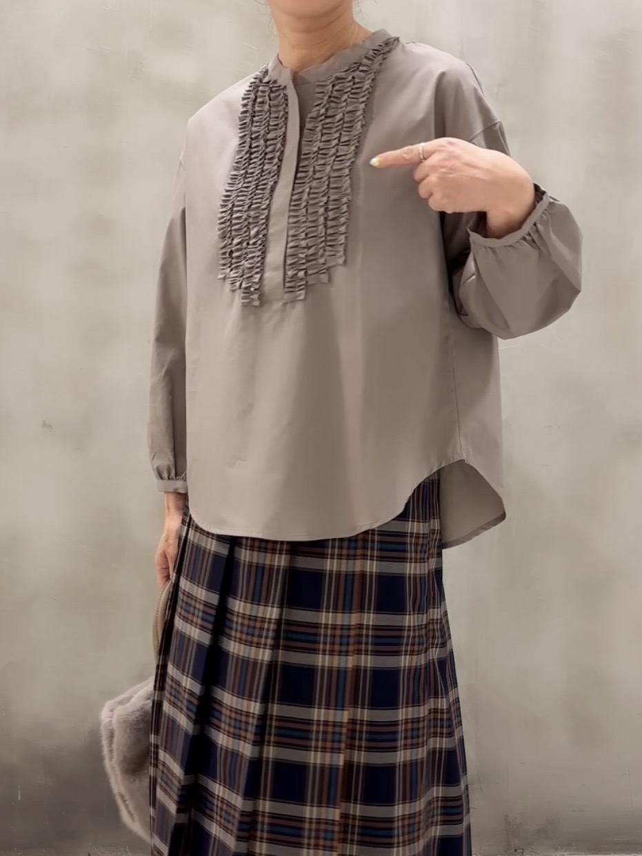 Yasucoさんの「Dessin｜【洗える/7色展開/XS-L】フロントフリルブラウス」を使ったコーディネート