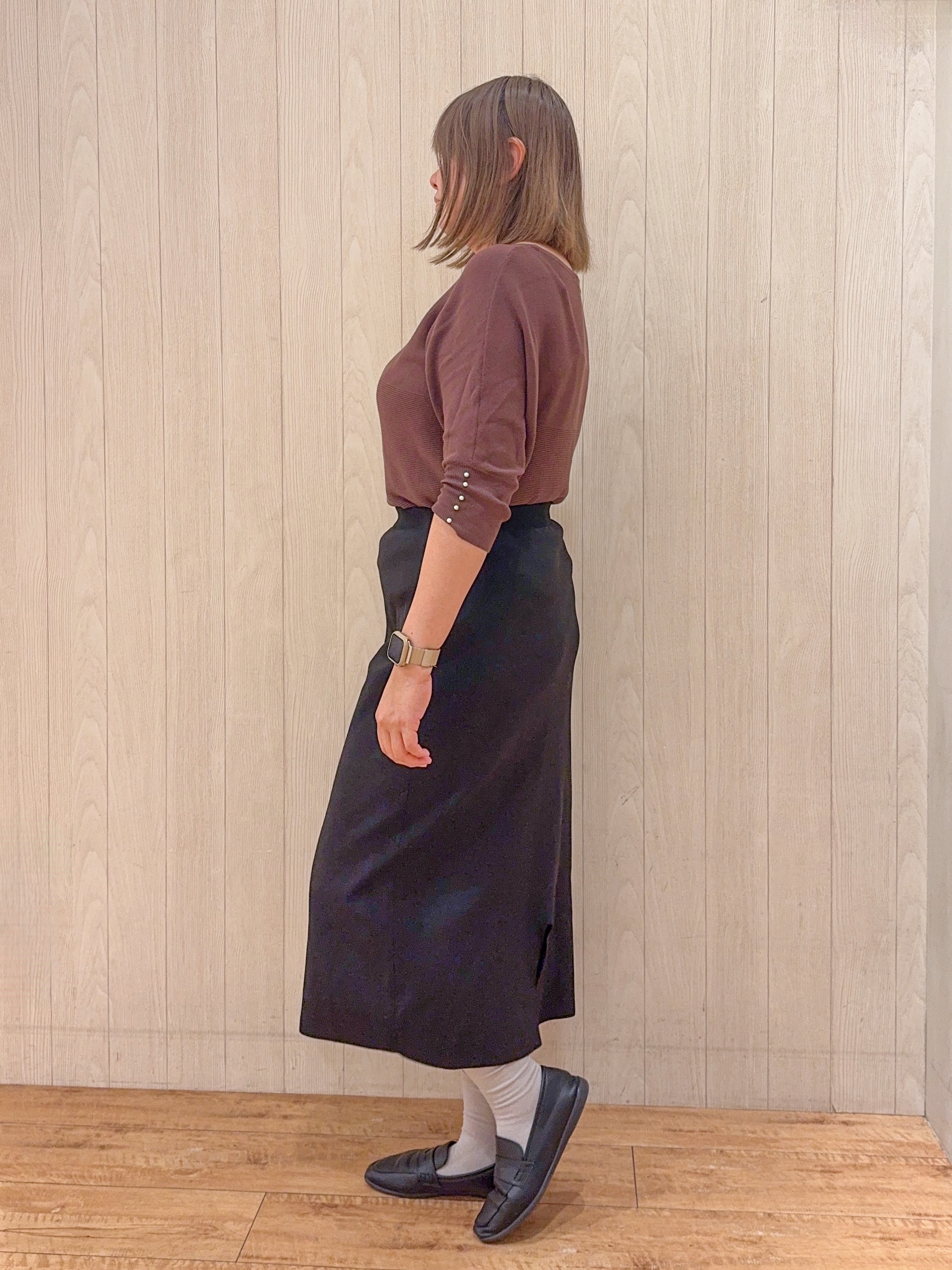 あーやさんの「SHOO･LA･RUE｜【毛玉になりにくい】パール調ボタンが女性らしさをプラス ガーター切替 7分袖ドルマンニット」を使ったコーディネート