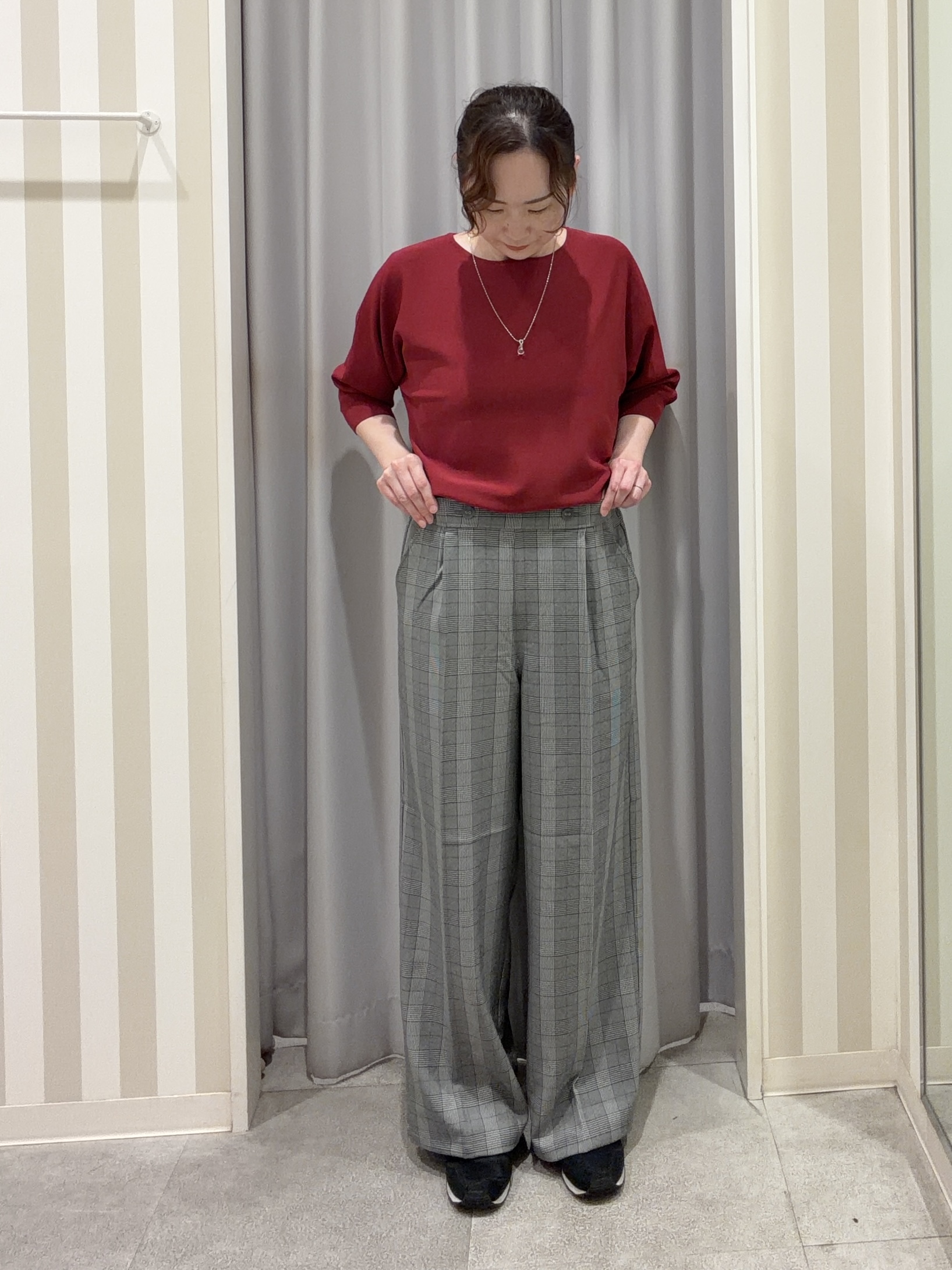 Nanaさんの「SHOO･LA･RUE｜【洗濯機可】軽やかさらタッチ インせず着られる すっきり見えドルマンニット」を使ったコーディネート