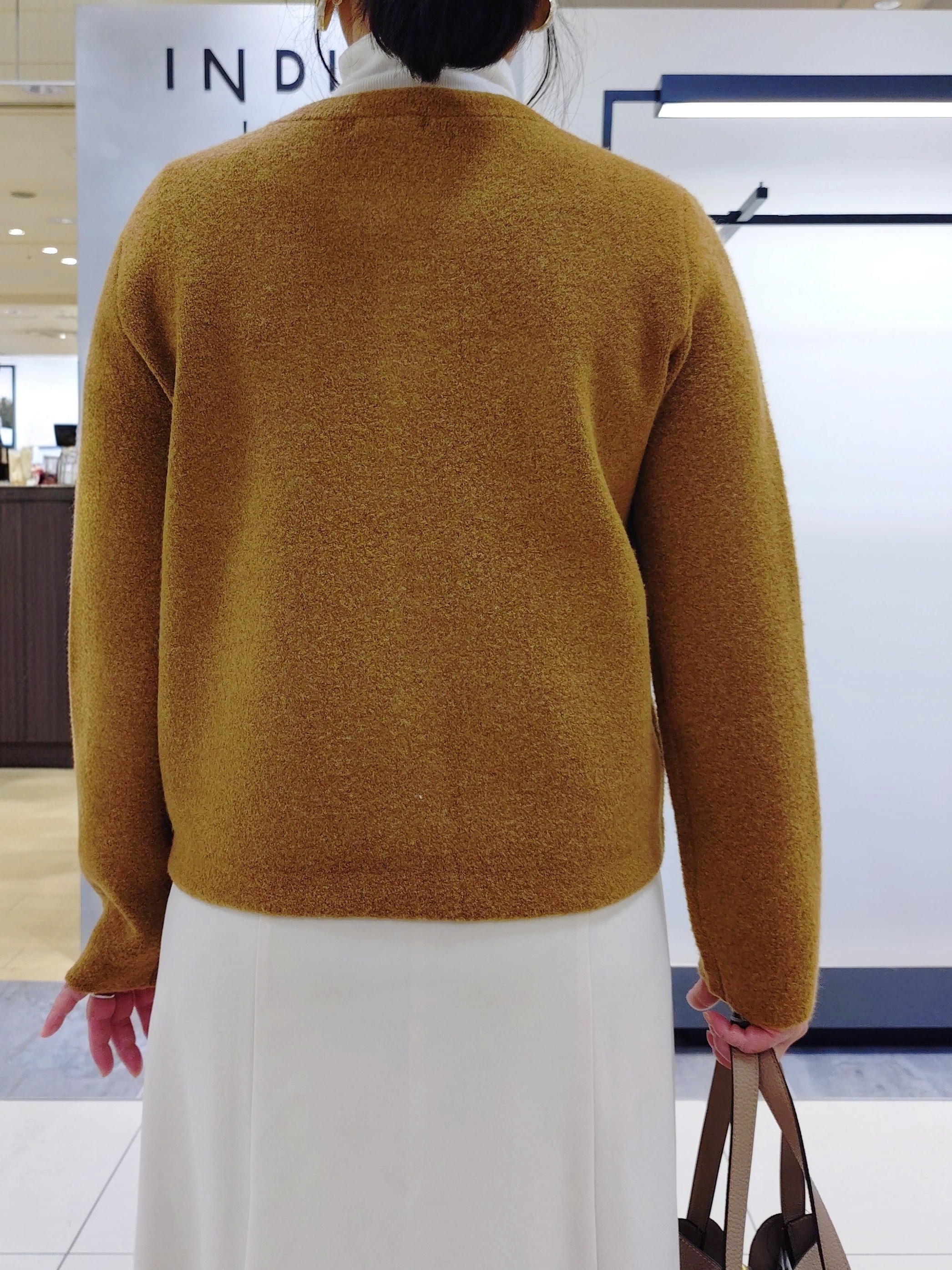 TOMOMIさんの「INDIVI｜【軽やか】ブークレニットジャケット」を使ったコーディネート