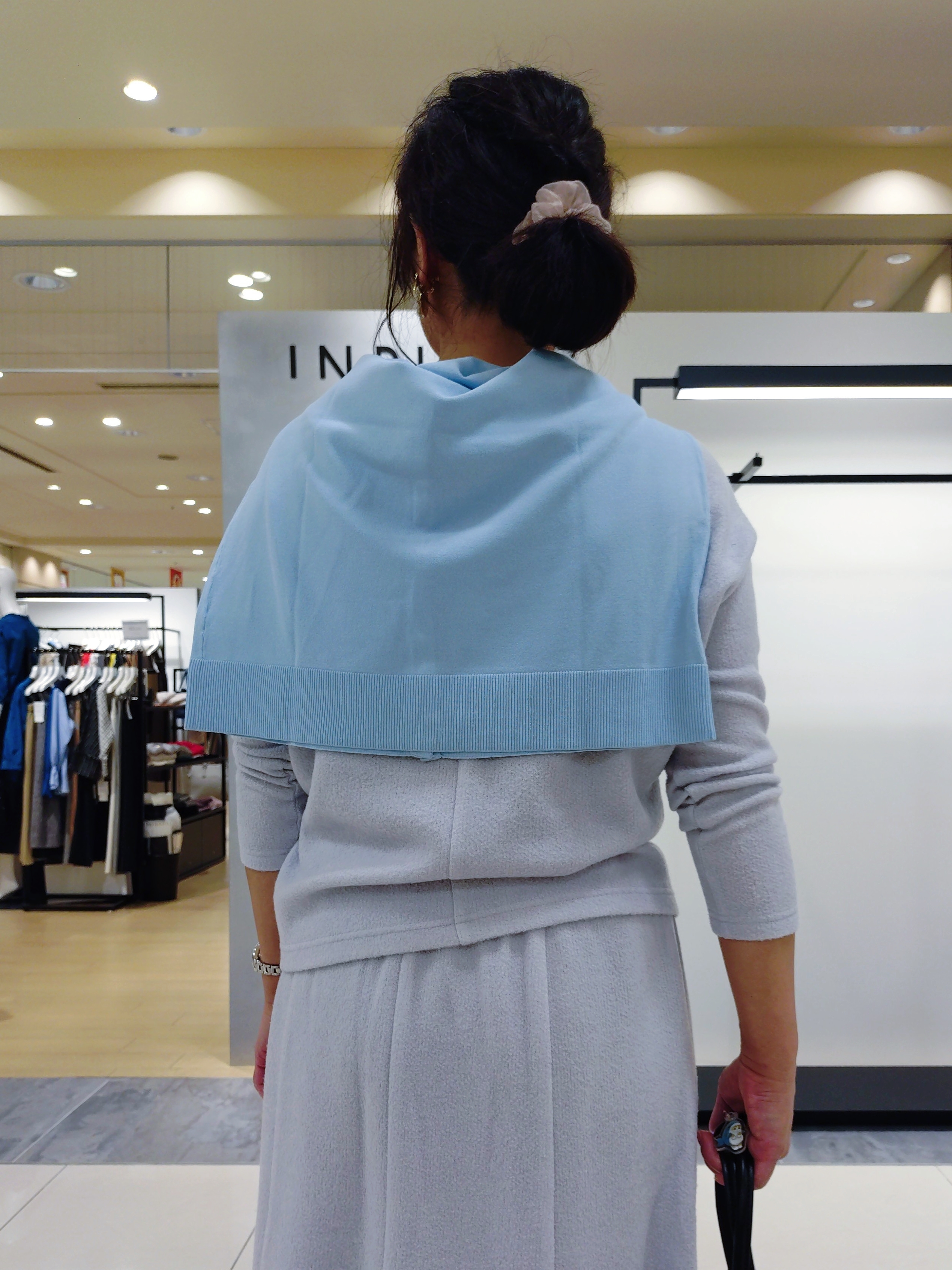 TOMOMIさんの「INDIVI｜【収納力◎／トレンド】スクエアトートバッグ」を使ったコーディネート