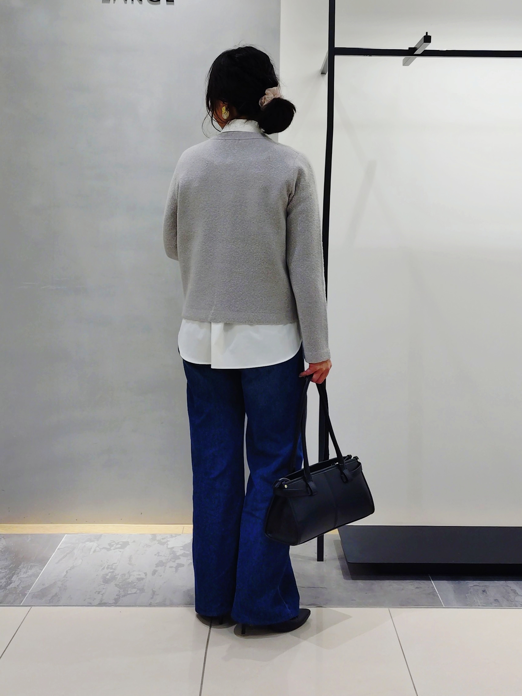 TOMOMIさんの「INDIVI｜【収納力◎／トレンド】スクエアトートバッグ」を使ったコーディネート