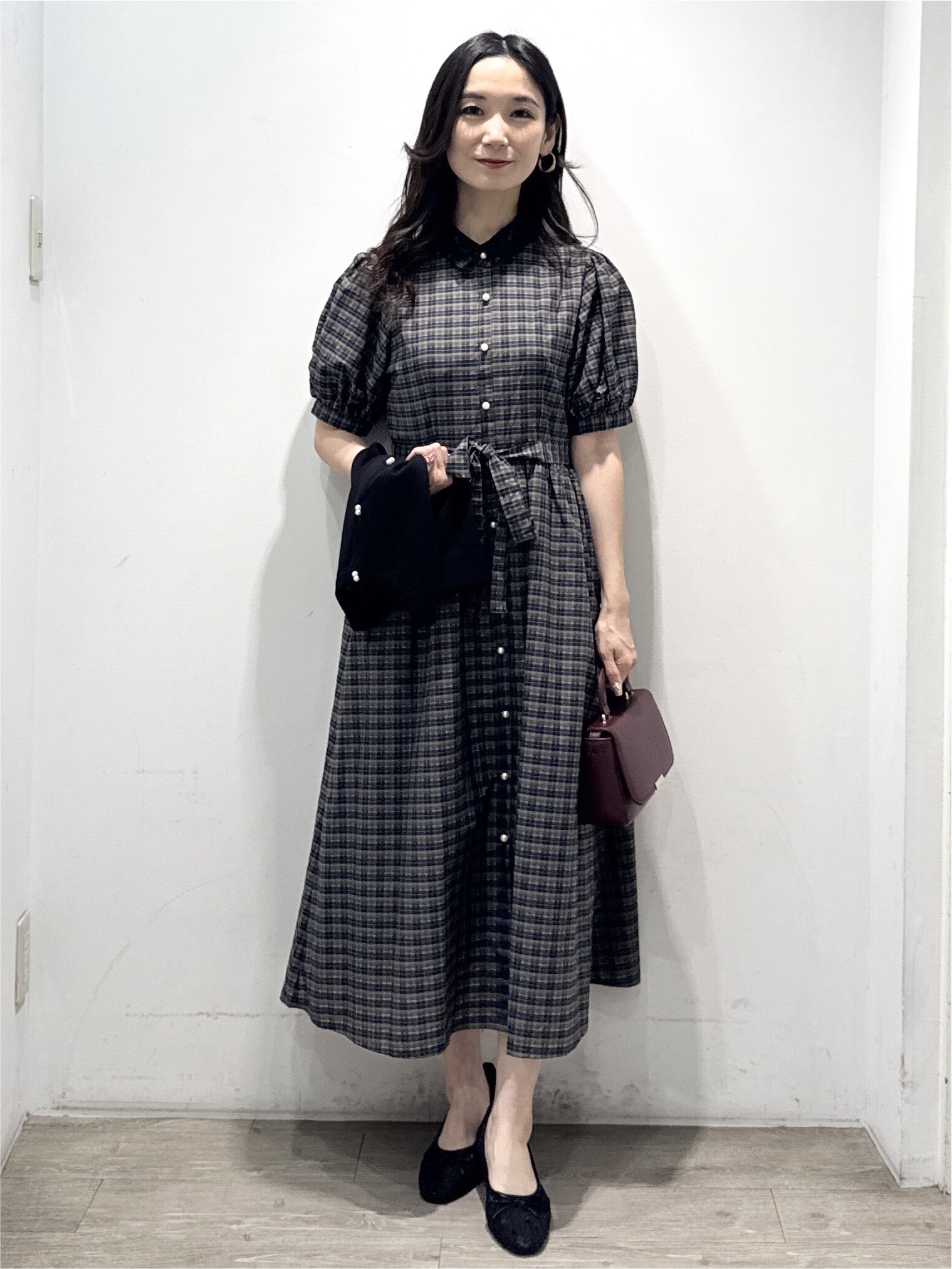 yuicciさんの「OPAQUE.CLIP｜【上品な透け感】ダブルパール調釦 愛されシアーカーディガン」を使ったコーディネート