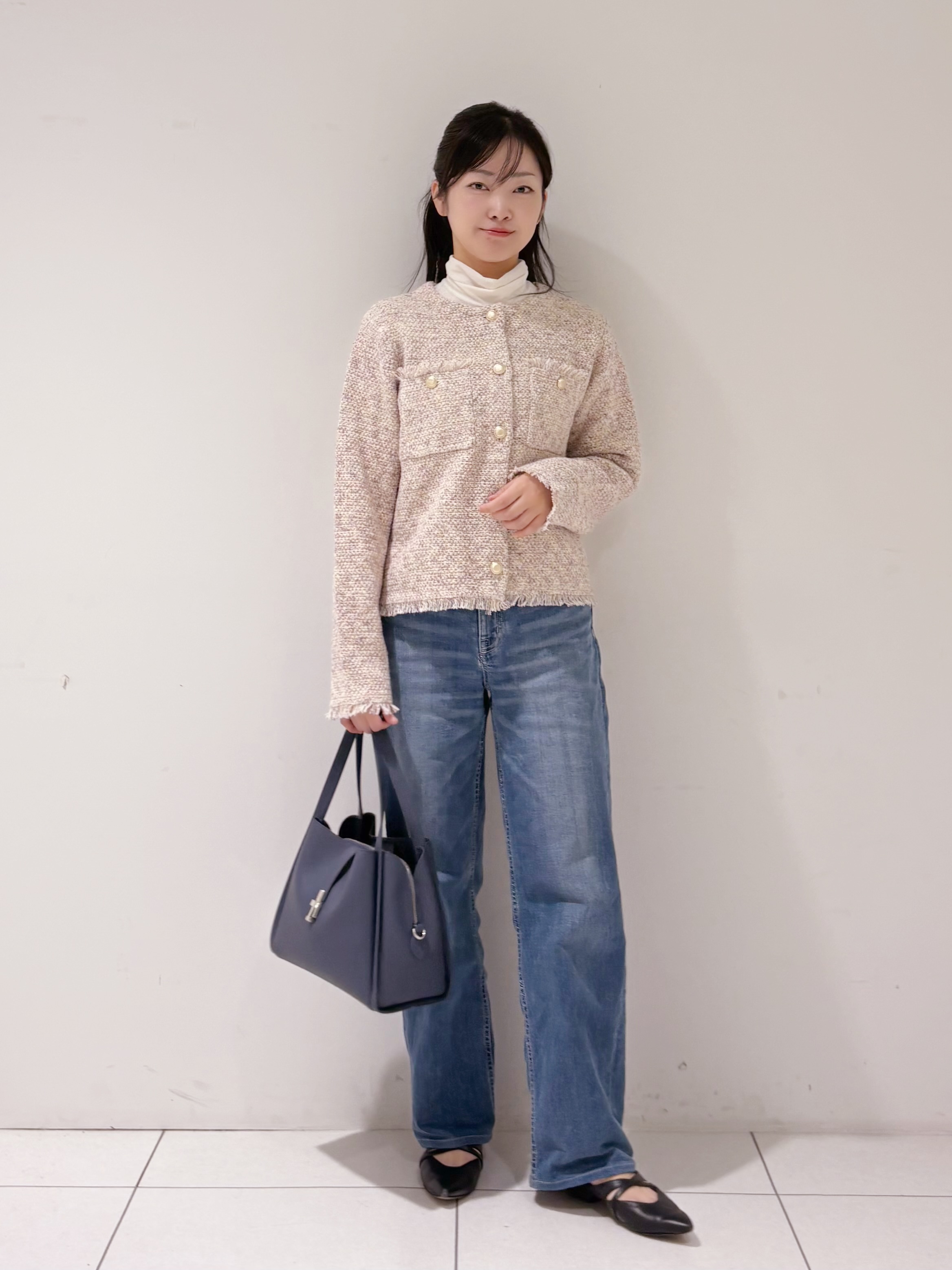 momokoさんの「INDIVI｜【華やか／ラメ】ミックスツイード ニットジャケット」を使ったコーディネート