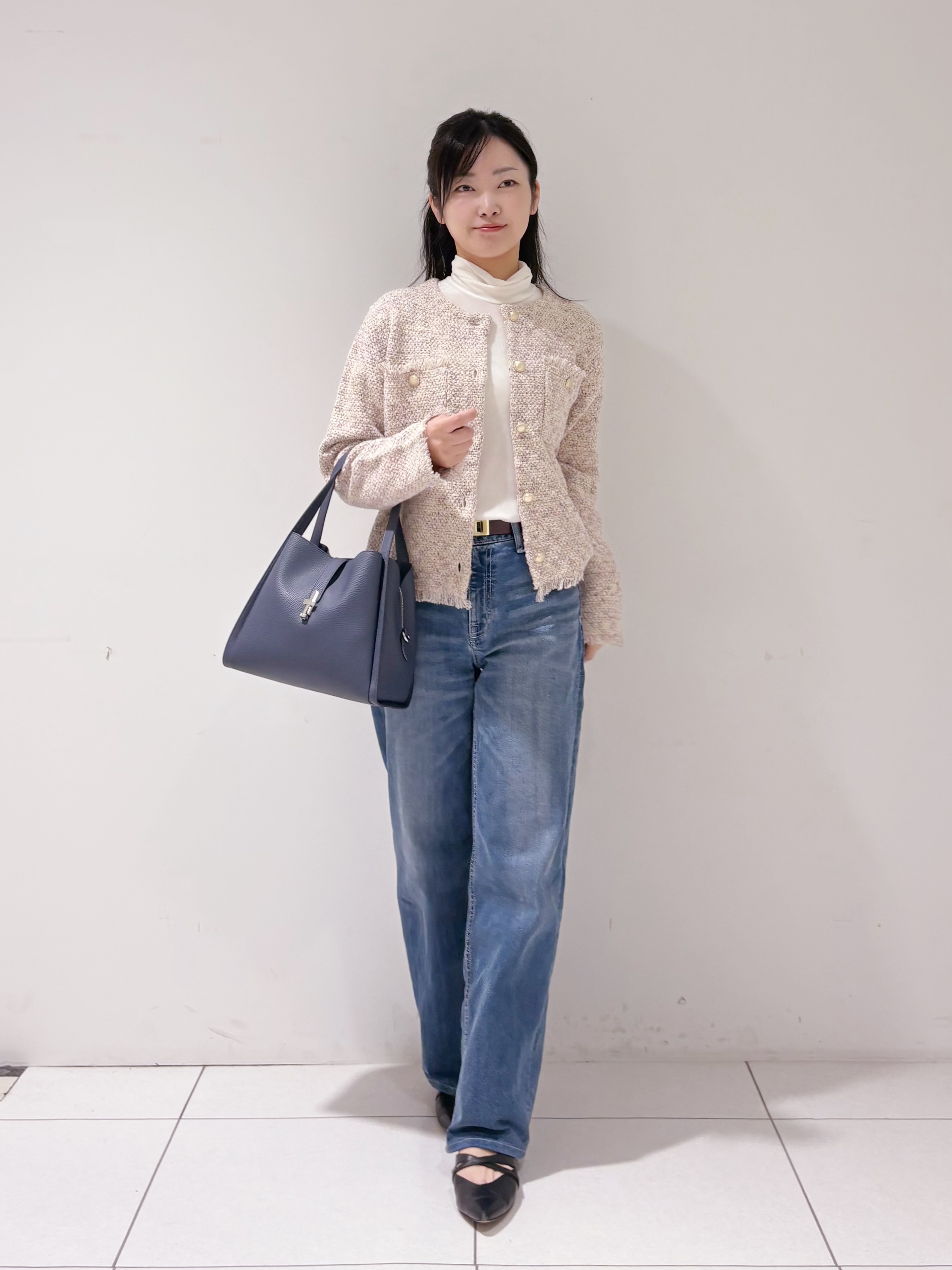 momokoさんの「INDIVI｜【華やか／ラメ】ミックスツイード ニットジャケット」を使ったコーディネート