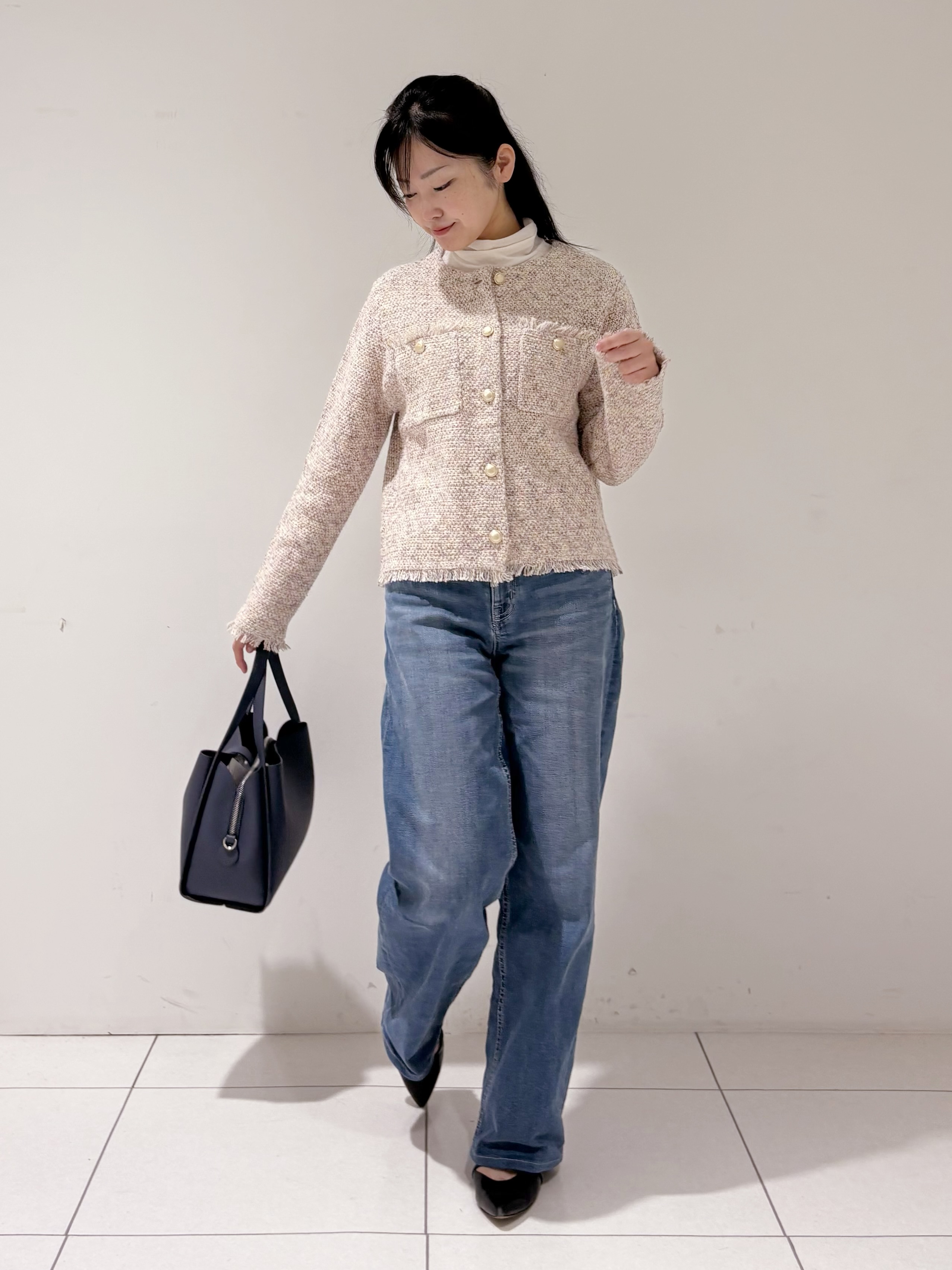 momokoさんの「INDIVI｜【華やか／ラメ】ミックスツイード ニットジャケット」を使ったコーディネート