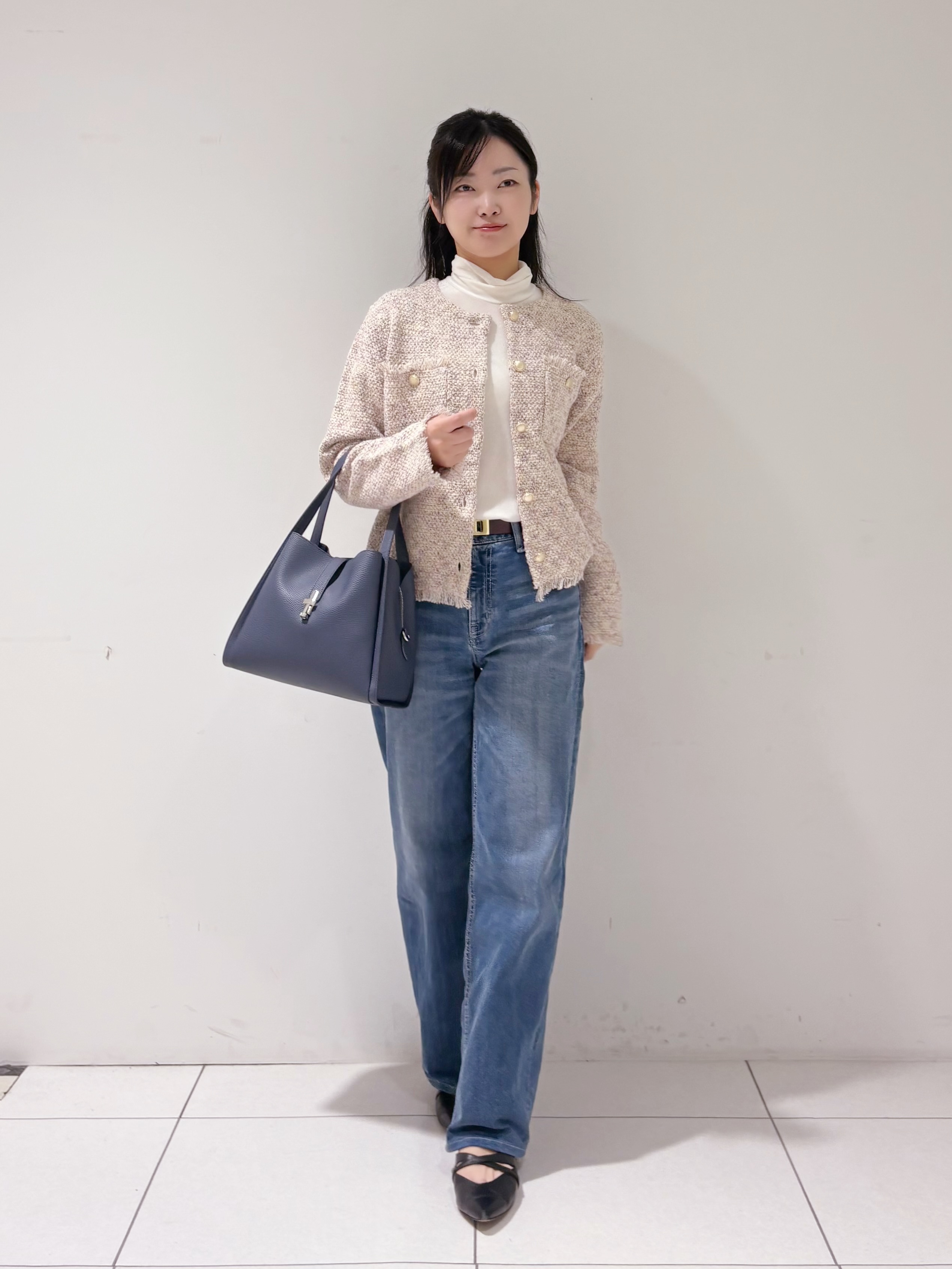 momokoさんの「INDIVI｜【華やか／ラメ】ミックスツイード ニットジャケット」を使ったコーディネート