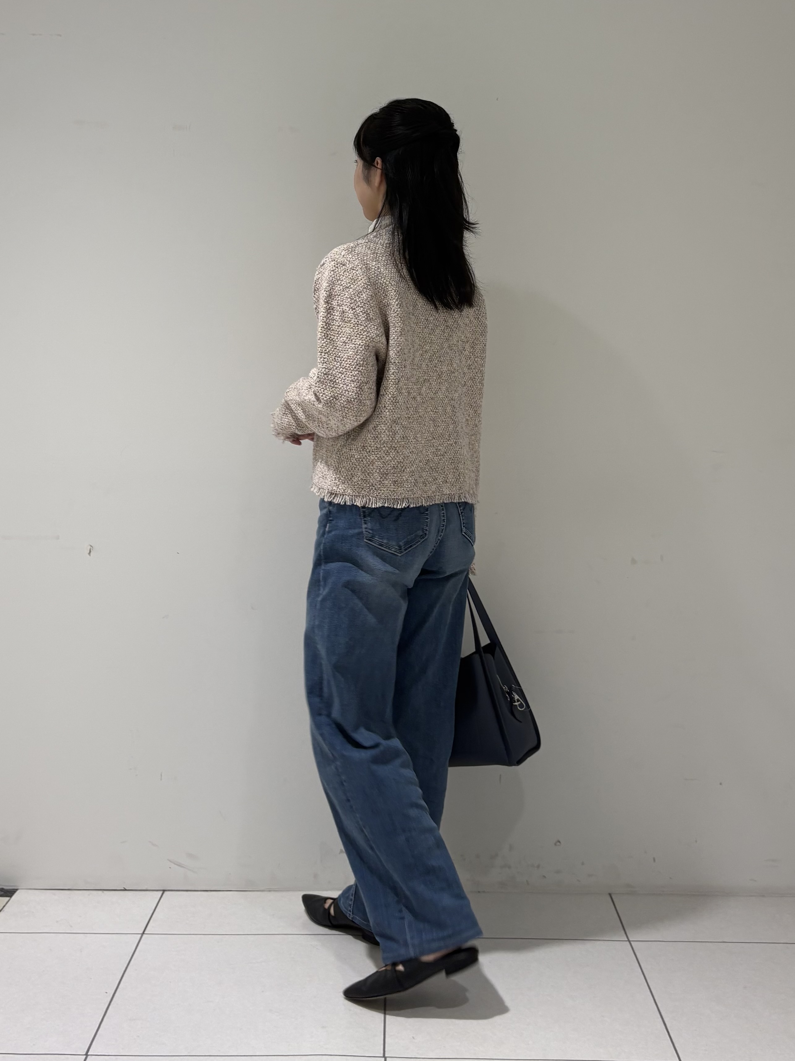 momokoさんの「INDIVI｜【華やか／ラメ】ミックスツイード ニットジャケット」を使ったコーディネート