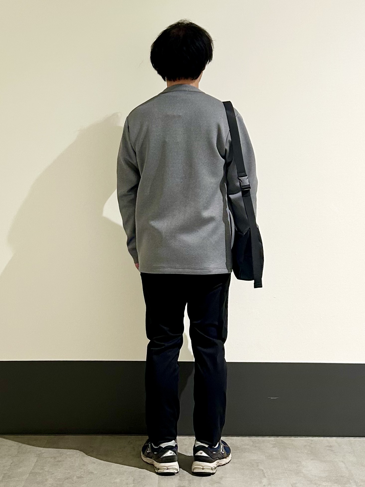 KENJI Iさんの「THE SHOP TK｜杢調スエードタッチカーデ」を使ったコーディネート