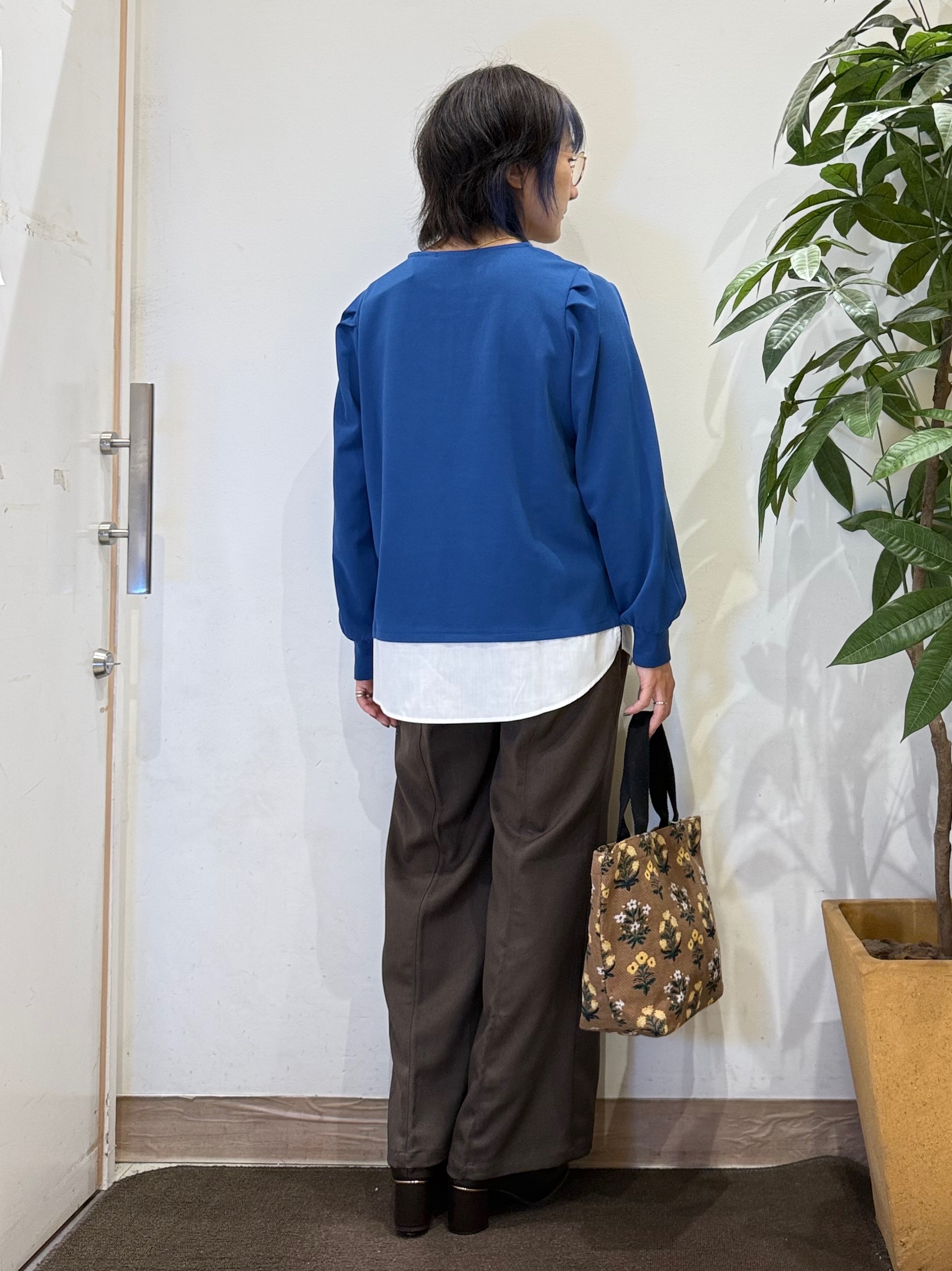 misakiさんの「SHOO･LA･RUE｜【S-LL/洗濯機可】1枚で完成 アクセいらずのレイヤード風ブラウス」を使ったコーディネート
