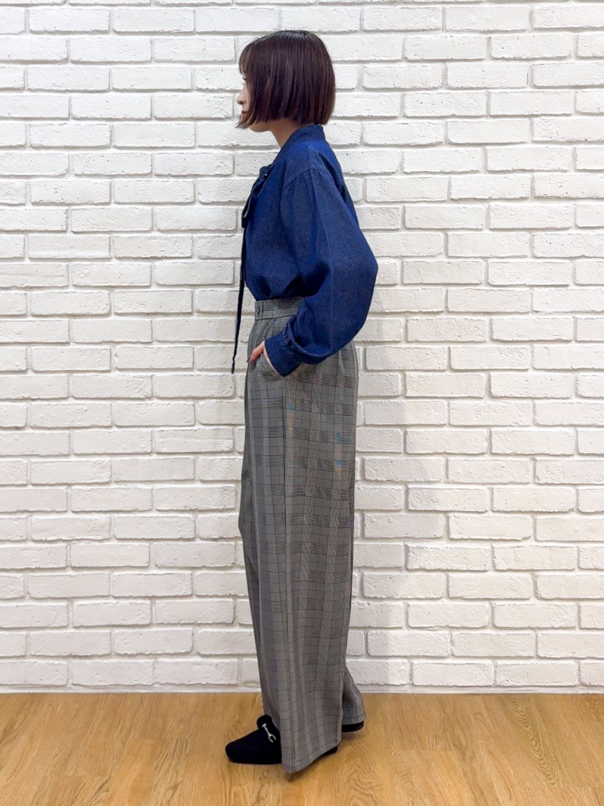 𝐜𝐡𝐢𝐤𝐚さんの「SHOO･LA･RUE｜【S-LL/洗濯機可】華やぐデニムボウタイリボンシャツ」を使ったコーディネート