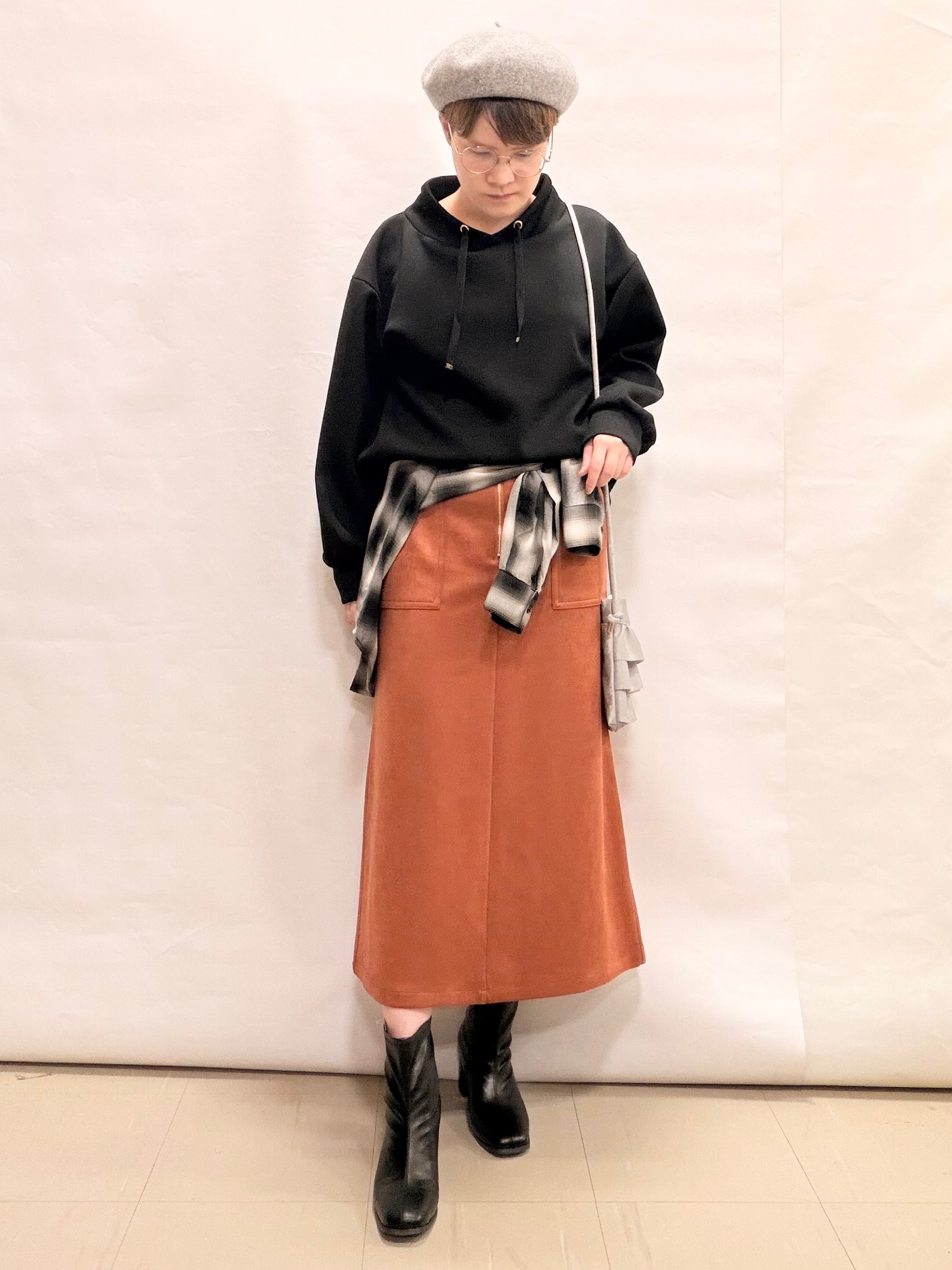 なっちゃんさんの「SHOO･LA･RUE｜【S-LL/体型カバー】もちさらなめらかタッチ 抜き襟風トップス」を使ったコーディネート