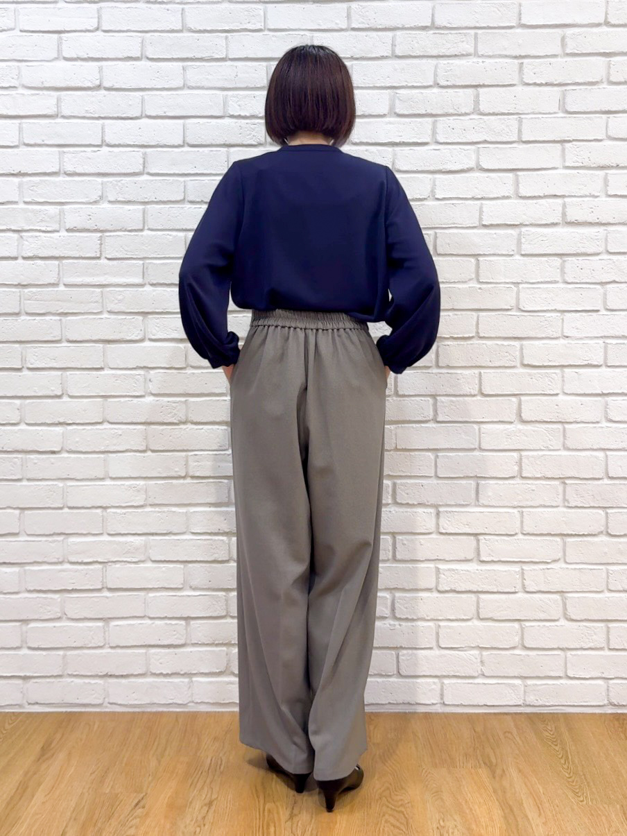 𝐜𝐡𝐢𝐤𝐚さんの「SHOO･LA･RUE｜【通勤/UV//S-LL】大人の上品スタイルに ボウタイ風ブラウス」を使ったコーディネート